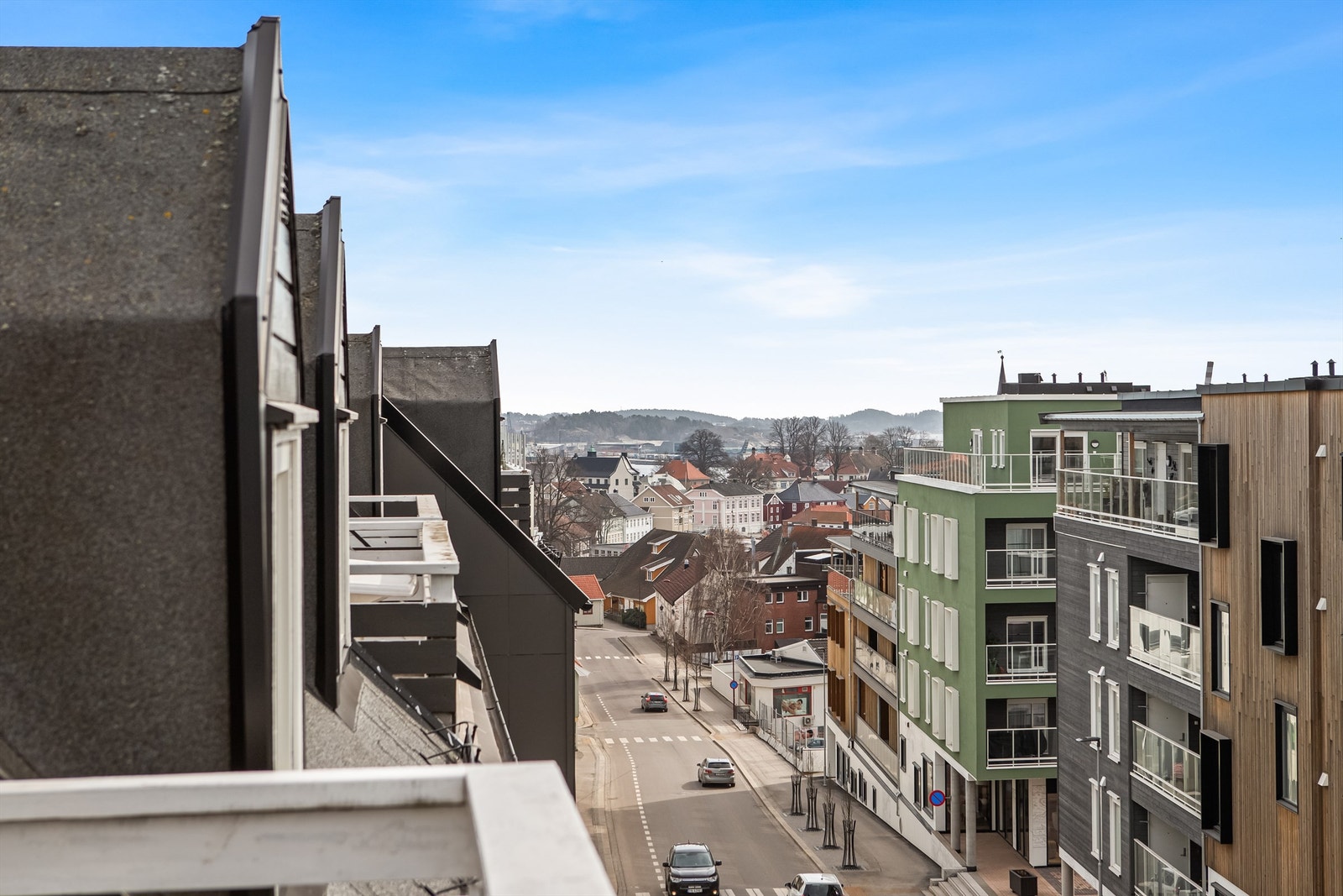 Sentral og fin beliggenhet med alt du trenger rett utenfor døren Galleribilde