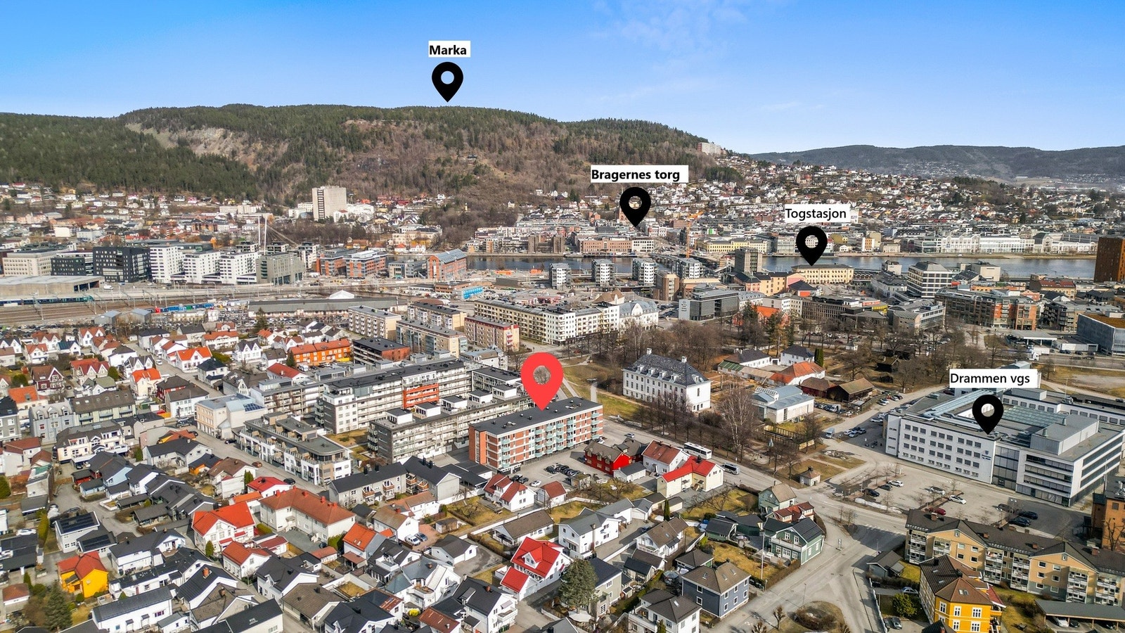 Boligen har en sentral beliggenhet med gangavstand til sentrum, togstasjon, dagligvare og mye mer Galleribilde