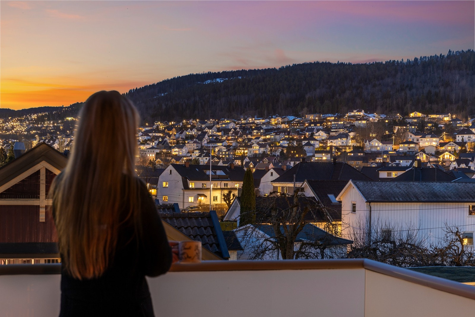 Fra balkongen er det flott utsikt over nærområdene Galleribilde