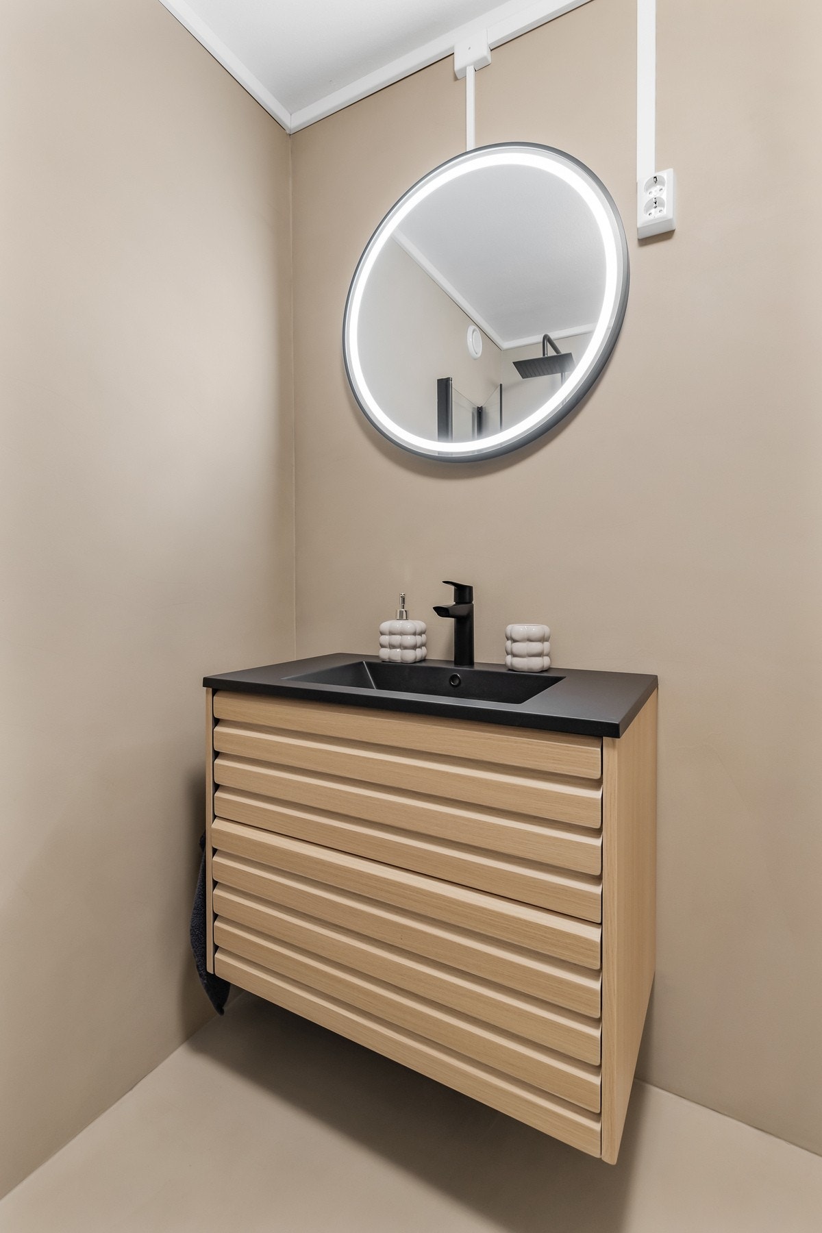 Det er mulighet til å montere opplegg for vaskemaskin. Felles vaskeri i kjeller. Galleribilde