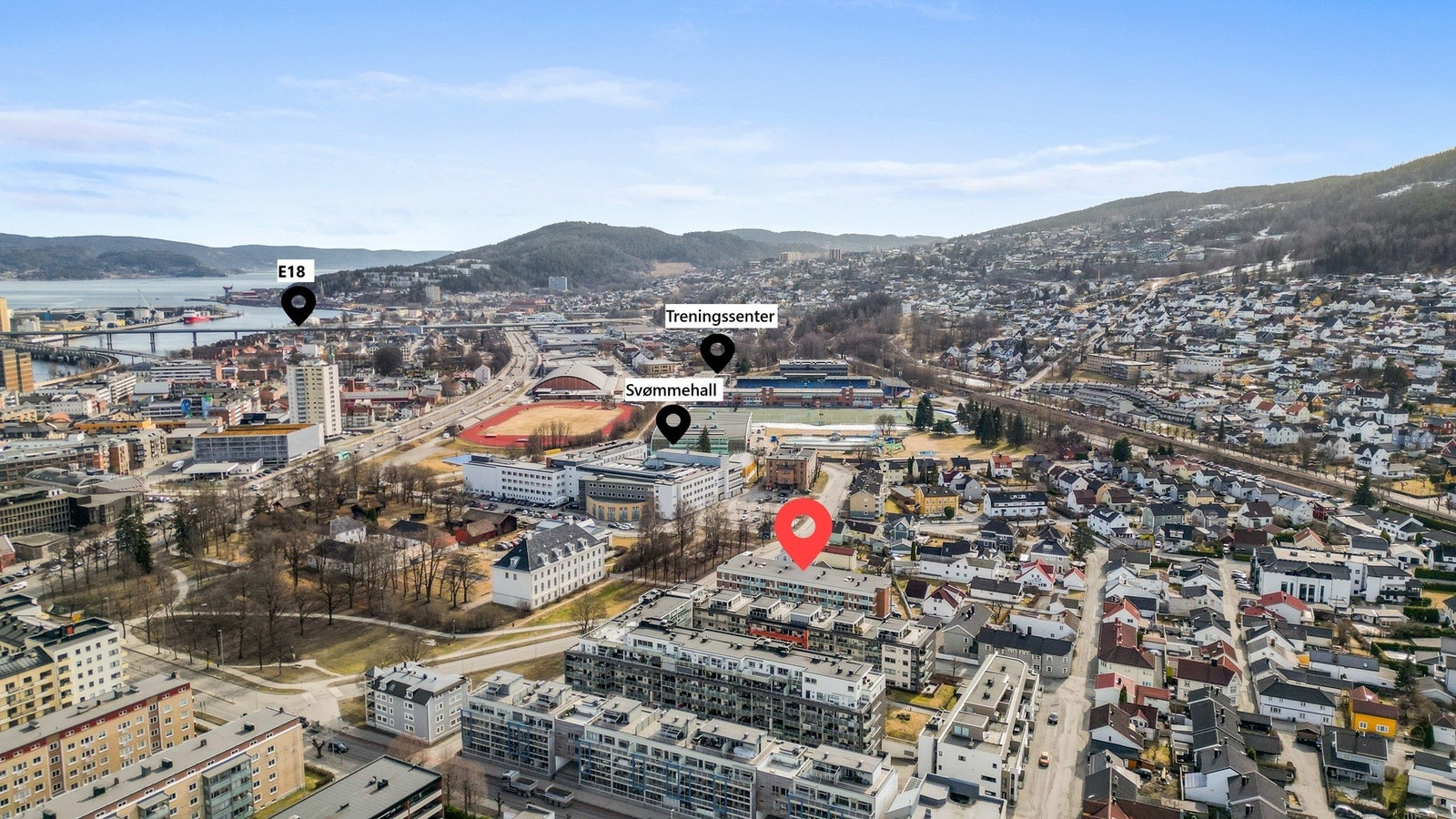 Det er kort vei til påkjøring på E18, treningssenter og turmuligheter Galleribilde