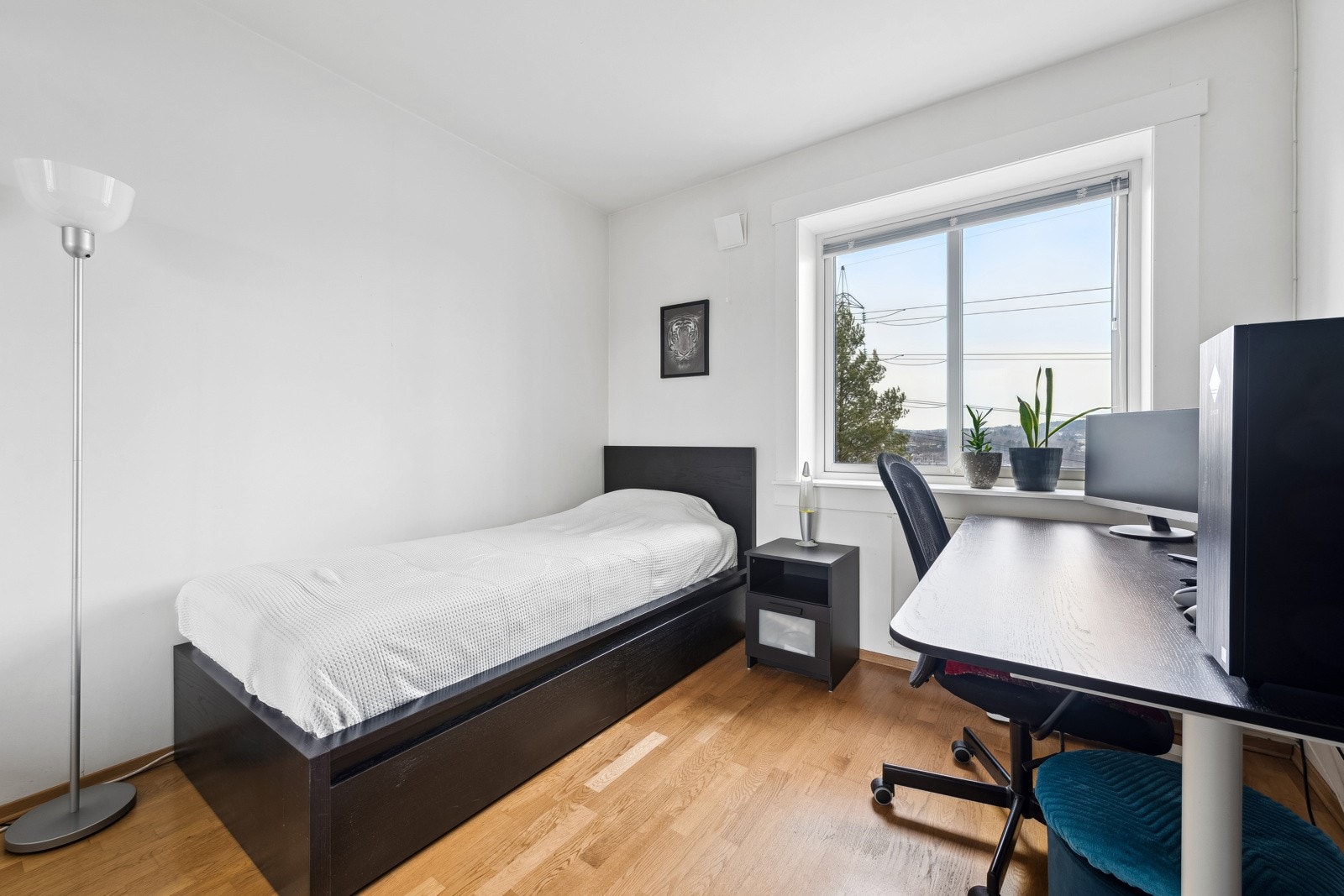 Soverom 2 er også av god størrelse. Et fint barnerom, gjesterom eller kontor. Galleribilde