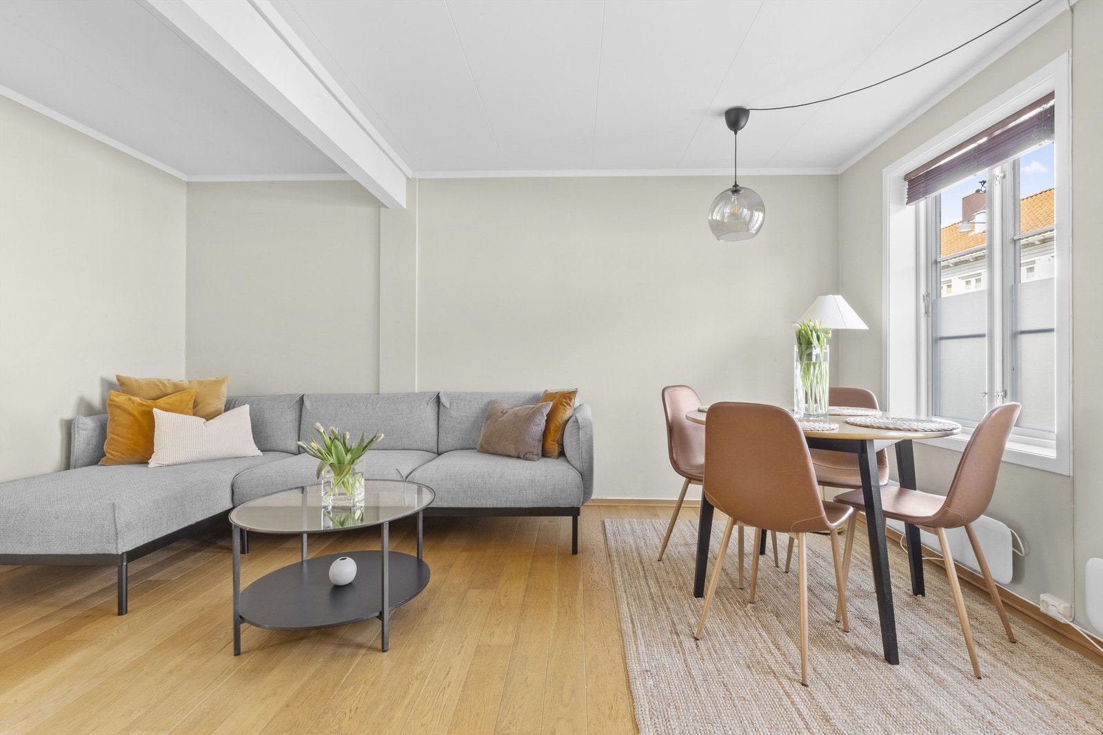 Sjarmerende vinduer som gir godt med naturlig lysinnslipp. Galleribilde