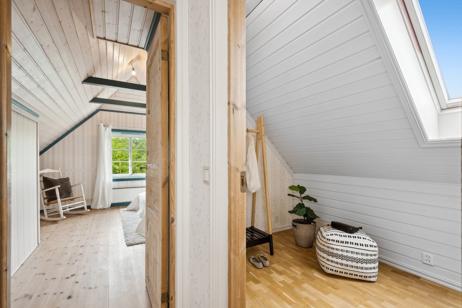 Adkomst til hovedsoverom og garderobe/Kontor Galleribilde