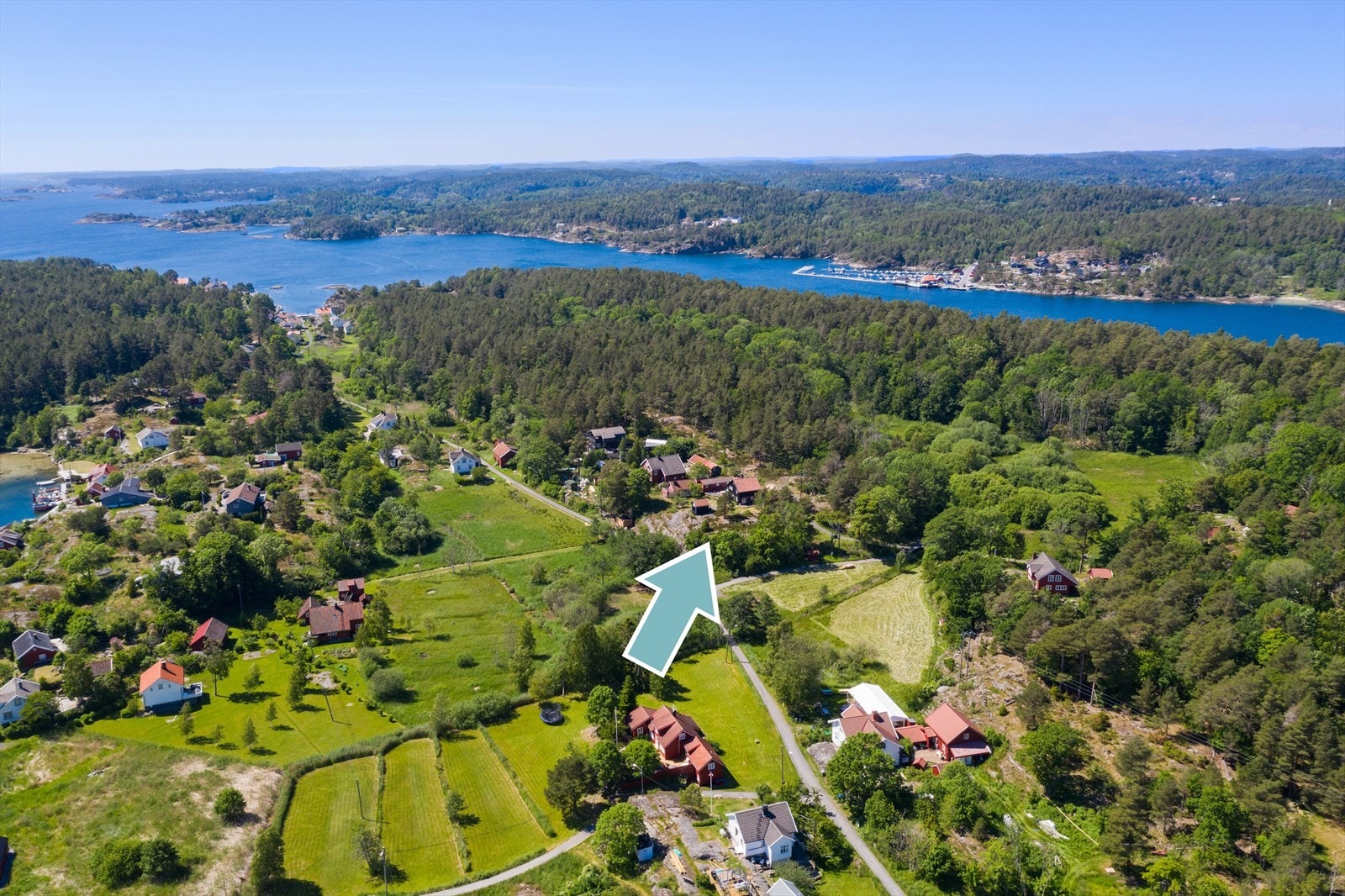Sandøya er en idyllisk øy med mengder av god stemning Galleribilde