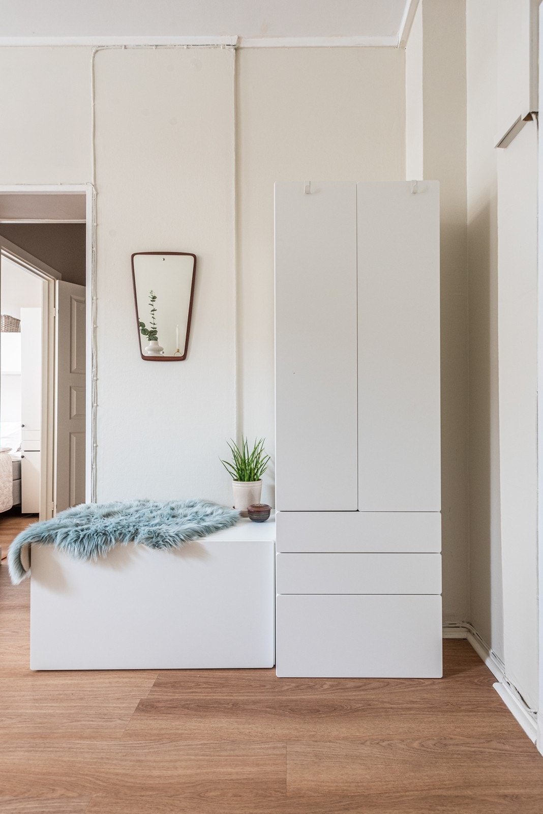 Entré med god plass til garderobeskap Galleribilde