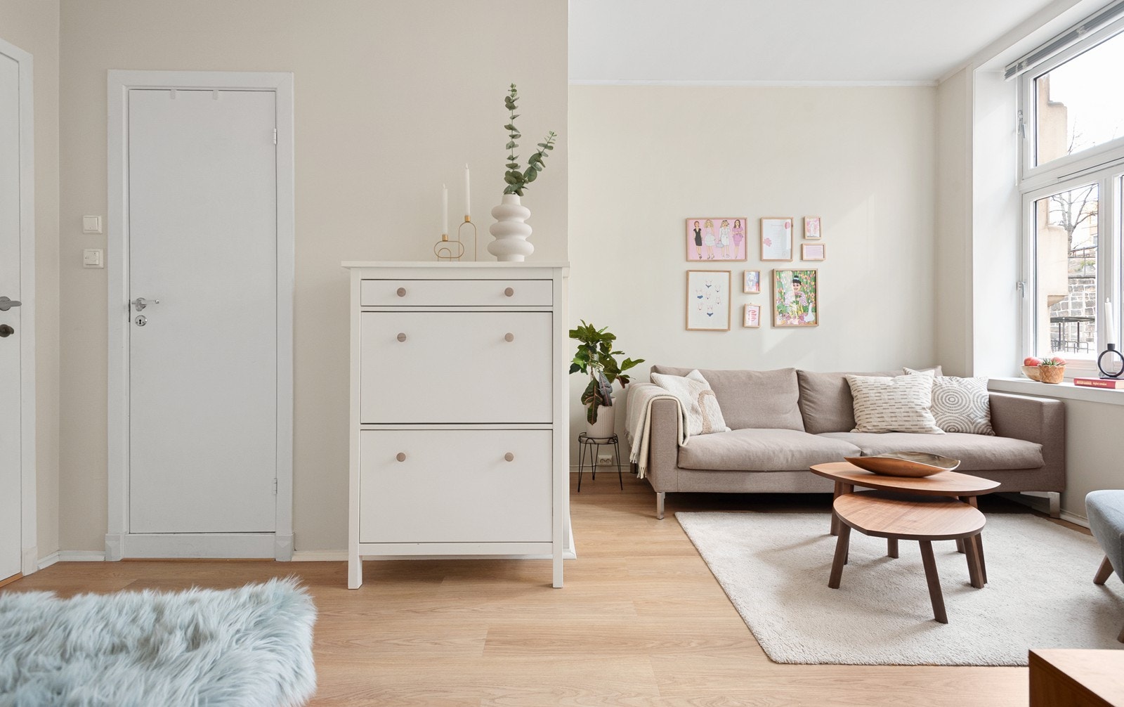 Det er lave felleskostnader og ingen dokument avgift i borettslaget Galleribilde