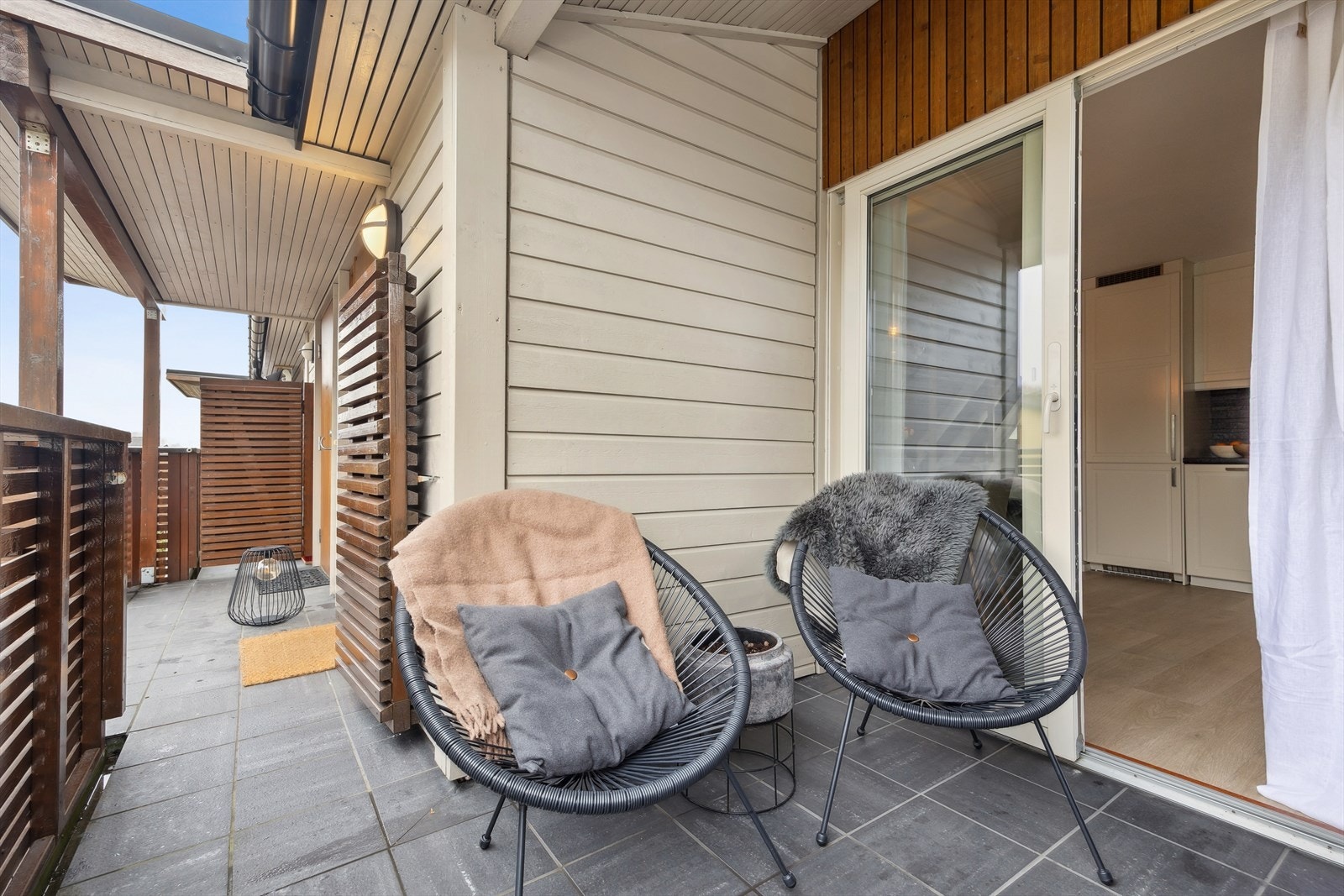 Her kan man nyte ettermiddagssolen i rolige omgivelser. Galleribilde