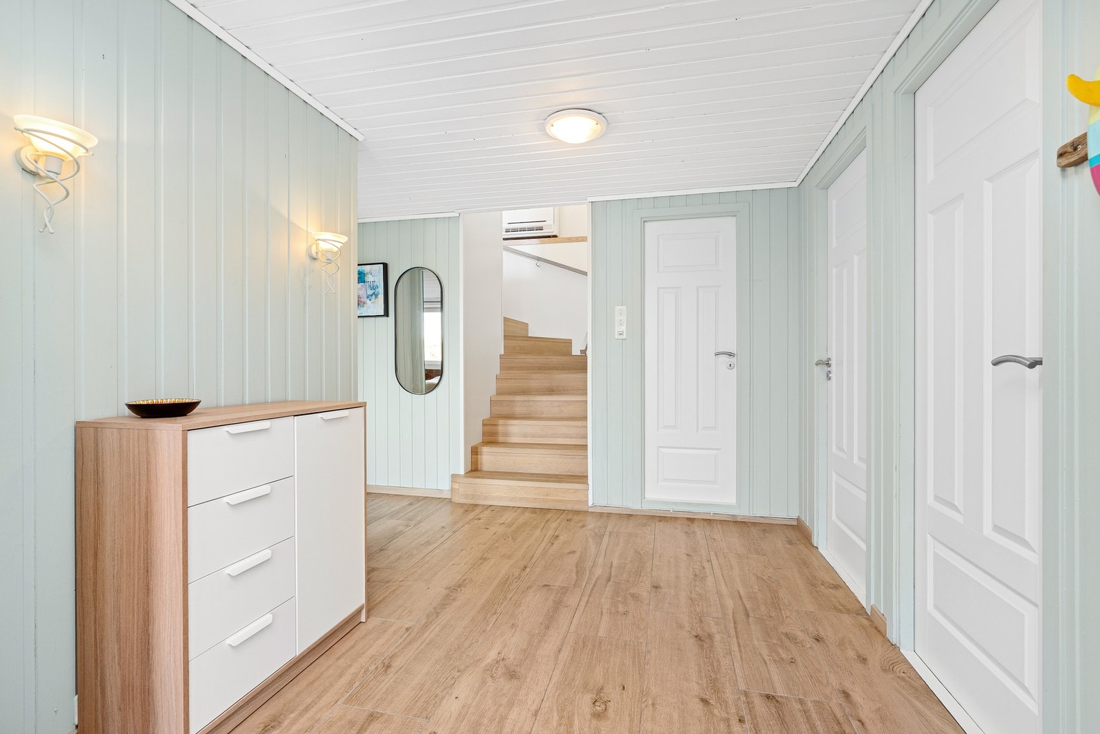 Romslig gang/hall Galleribilde