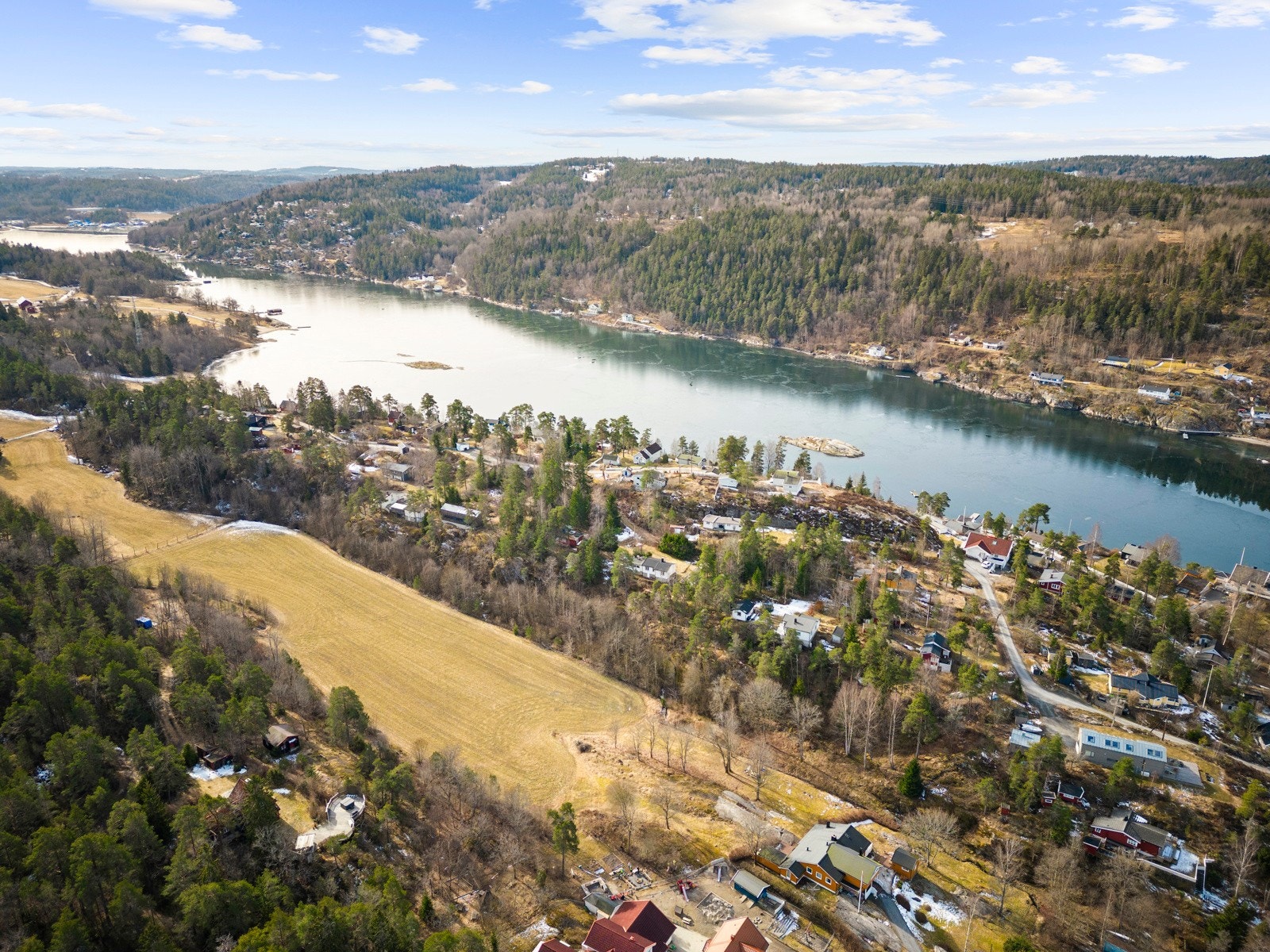 Nøstvedtmarka ligger også i nærheten og byr på et stort nett av turstier og veier. Galleribilde