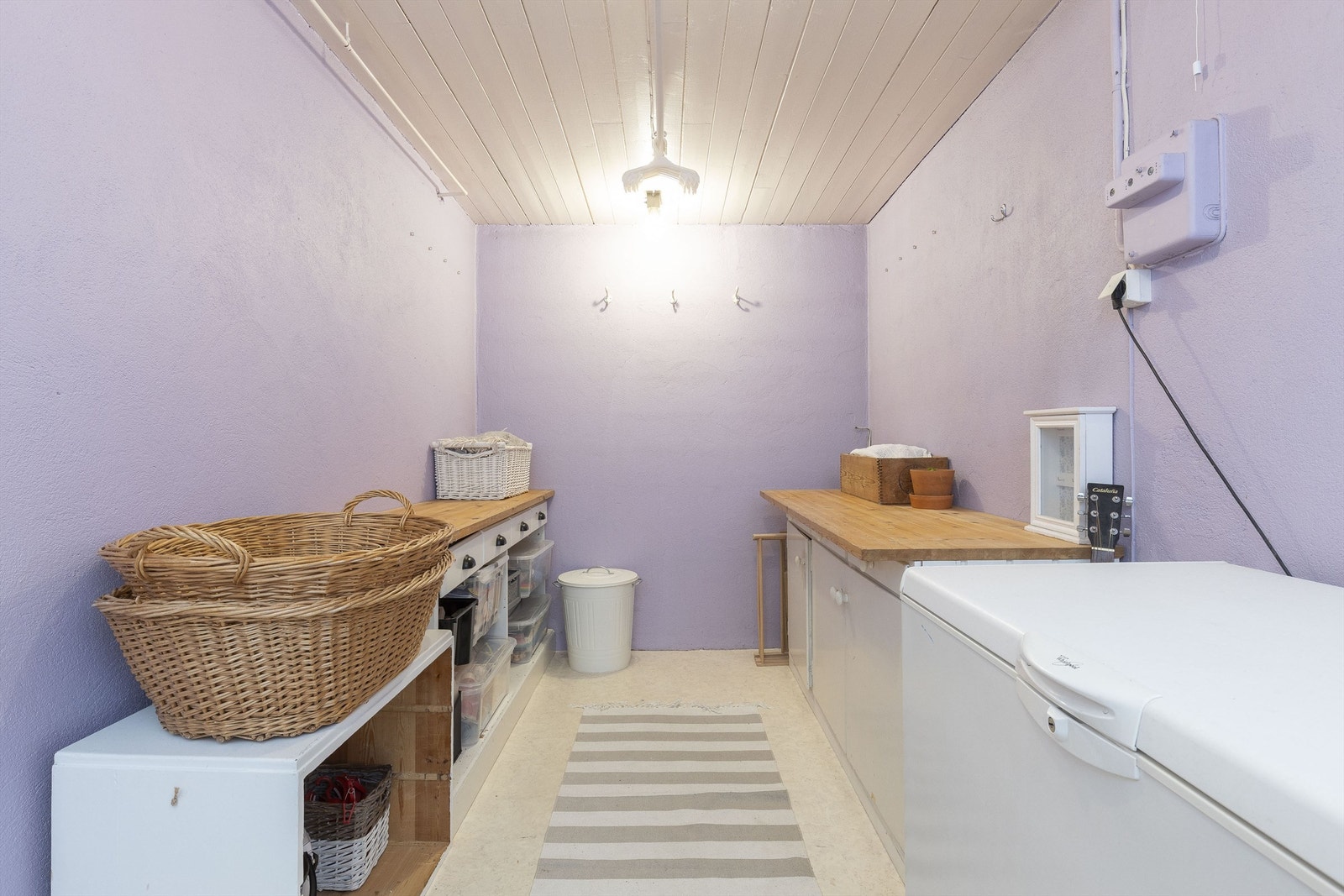 Romslig vaskerom i kjeller Galleribilde