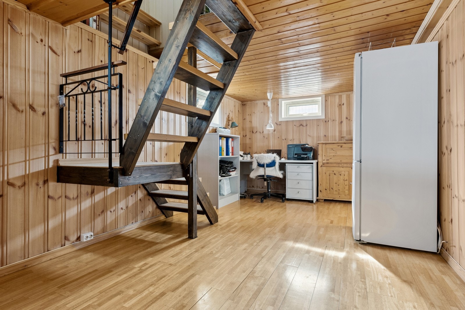 Fin kjellerstue av god størrelse. Galleribilde