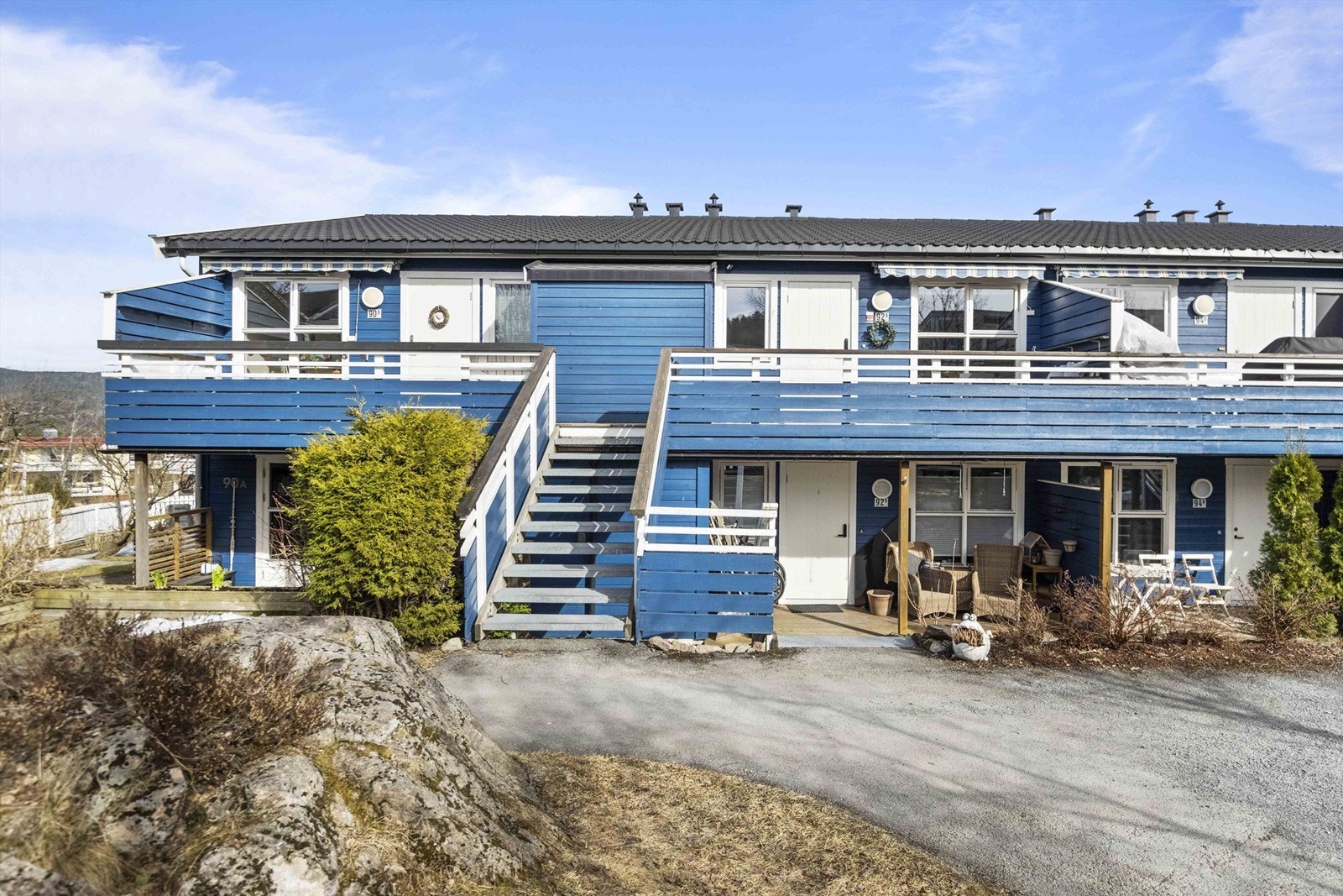 Leiligheten ligger i et rolig og barnevennlig boligområde på Gullhaug på Bærums Verk, og er et yndet sted for dere som ønsker å bo tett på naturen Galleribilde