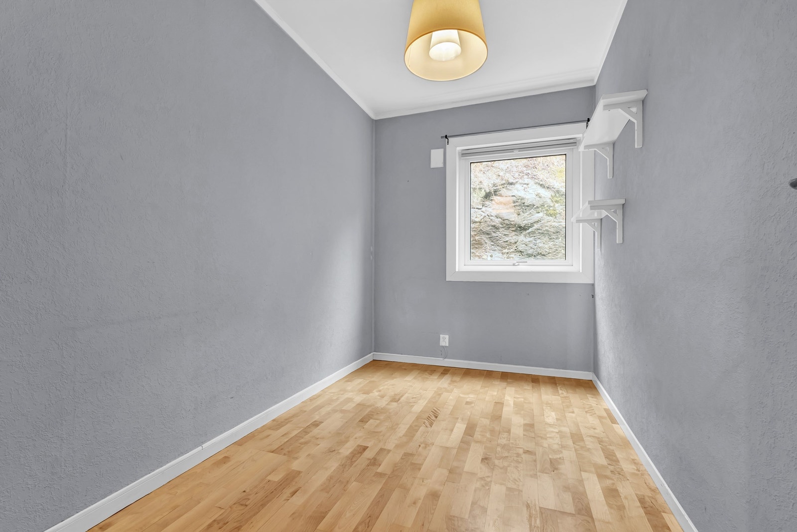 Soverom nr.2, av litt mindre størrelse men mer enn god nokk plass til seng og ønskelig møblement. Galleribilde
