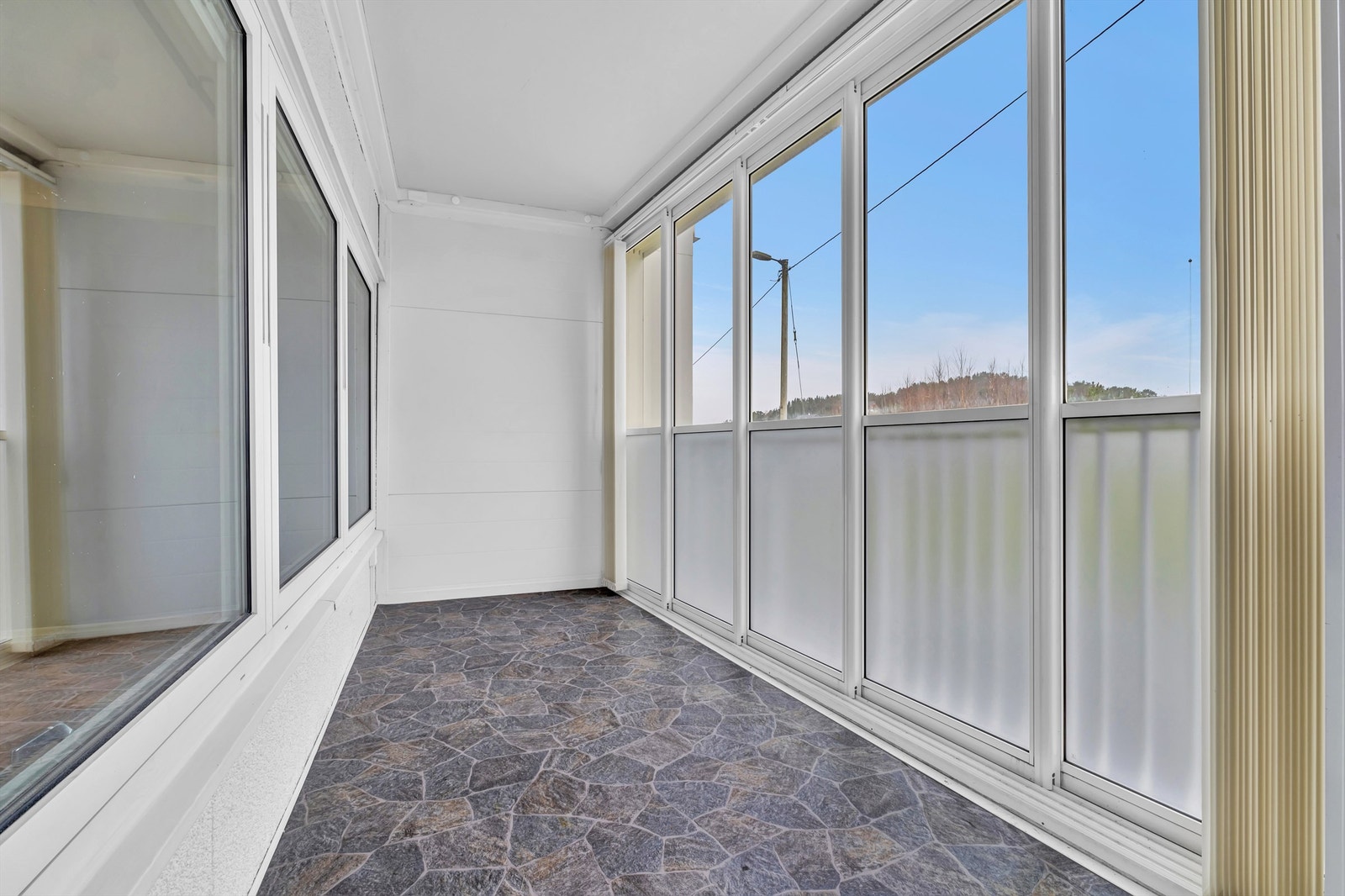 Stor innglasset veranda på 17.kvm. Galleribilde