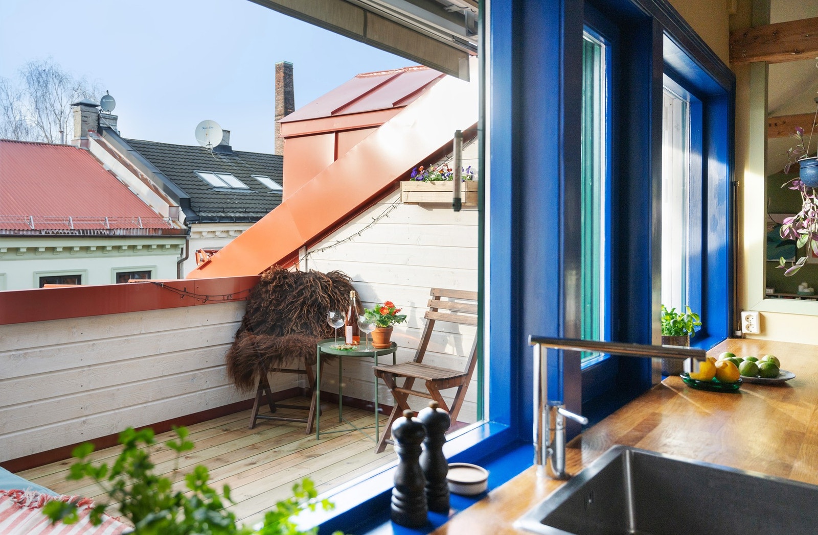 Fin utsikt fra kjøkkenvinduet. Galleribilde