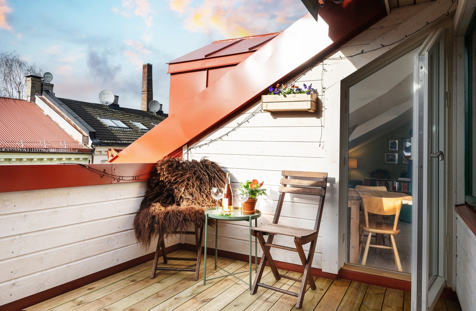 Terrassen er utstyrt med utelys og stikkontakter. Galleribilde