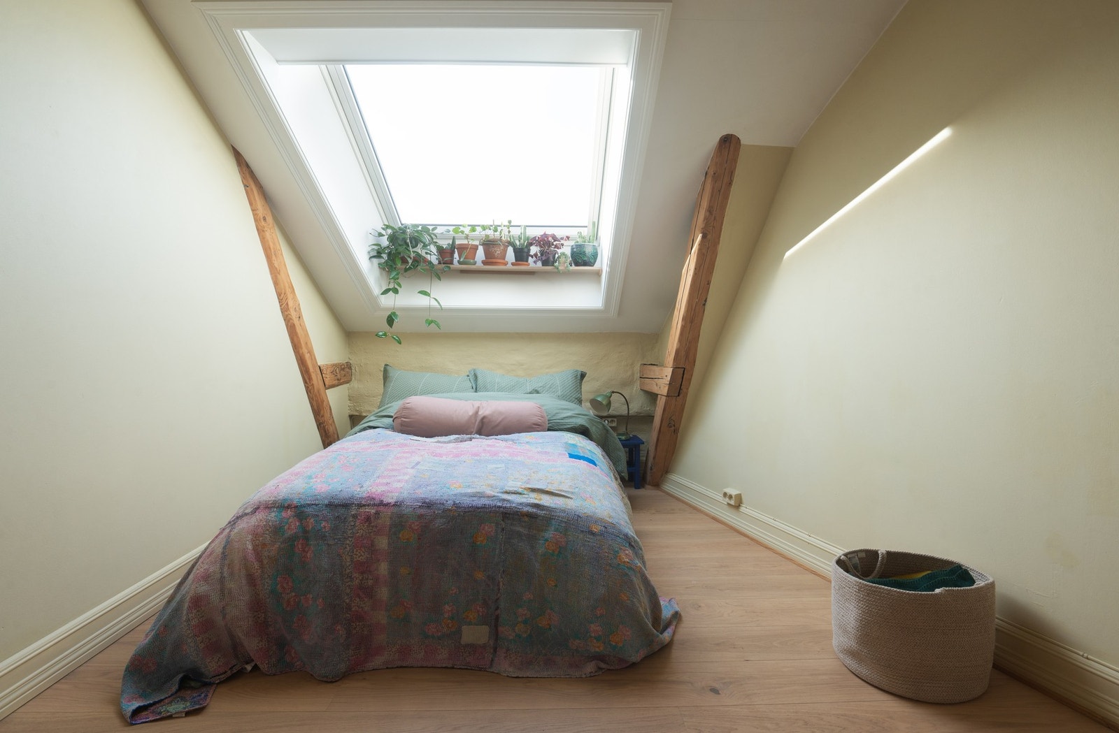 Begge soverommene har Velux takvinduer. Galleribilde