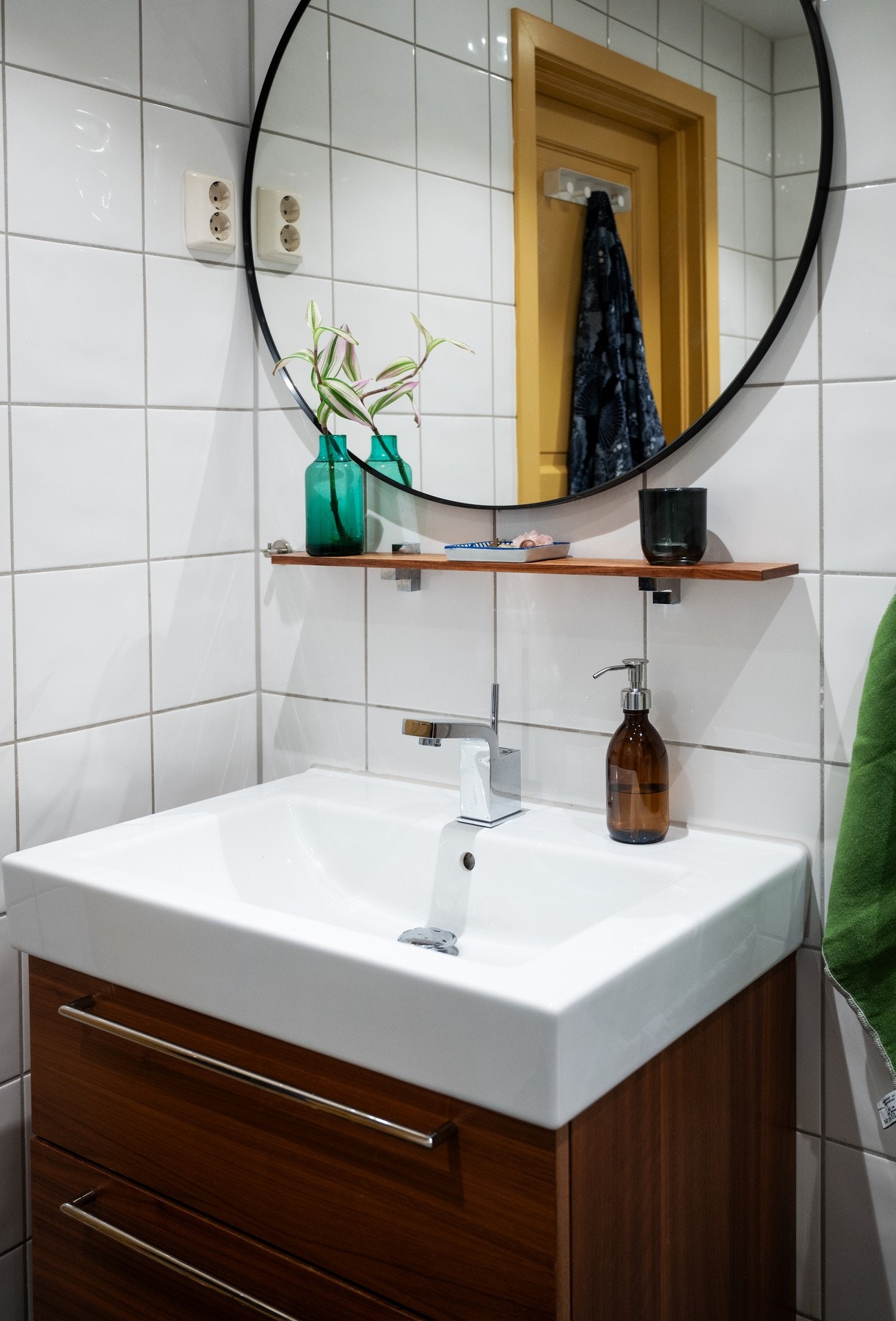 Nye LED-downlights på badet, og ny fuktstyrt avtrekksvifte i 2025. Galleribilde