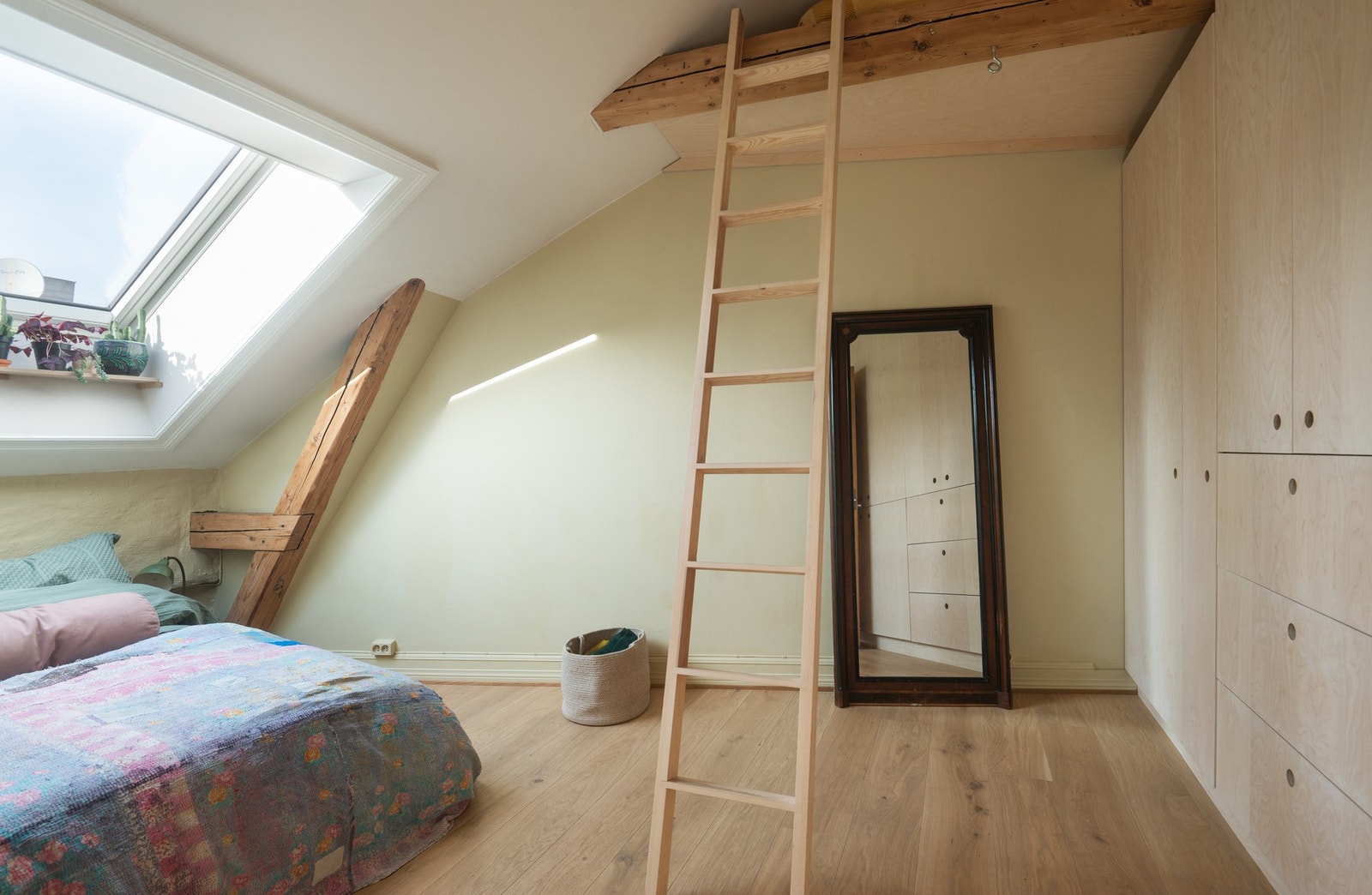 Hovedsoverommet har hems med tilhørende stige. Galleribilde