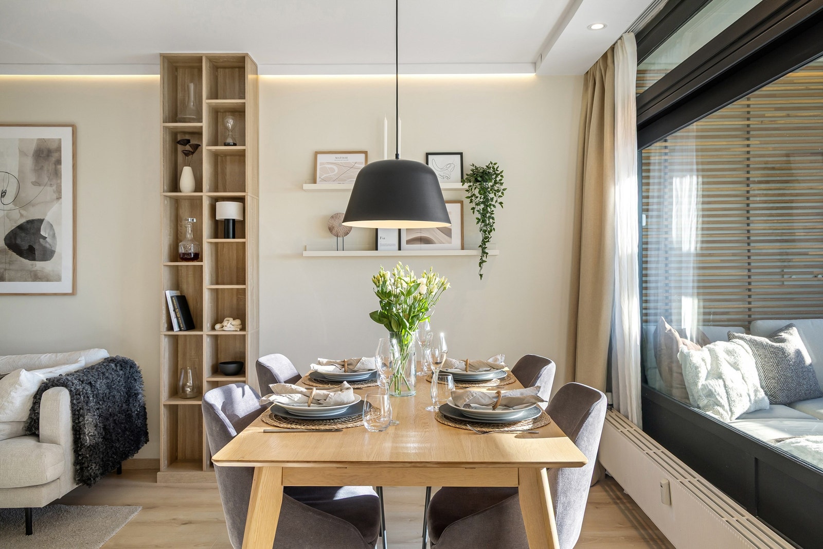 Her kan man fint ha gjester på middagsbesøk! Galleribilde