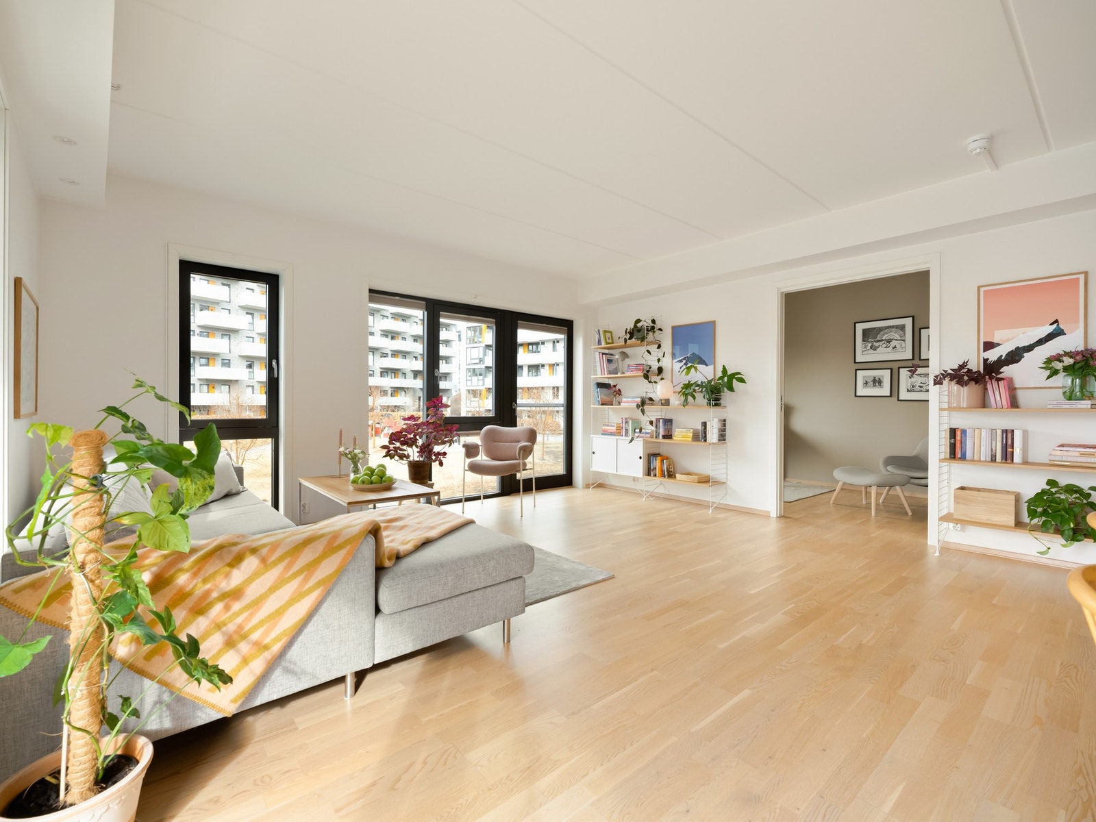 I tillegg til god bokomfort, er standarden fra byggeår 2017 med bekvemmeligheter som vannbåren gulvvarme og balansert ventilasjon for et godt inneklima. Galleribilde