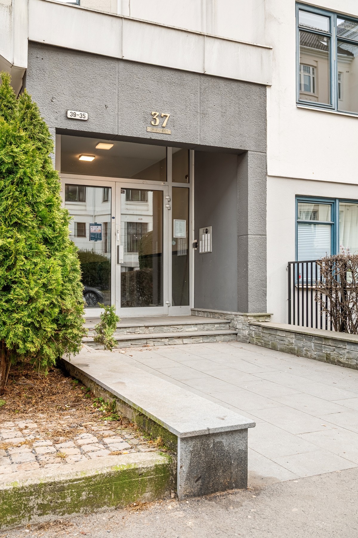 Inngangsparti Galleribilde