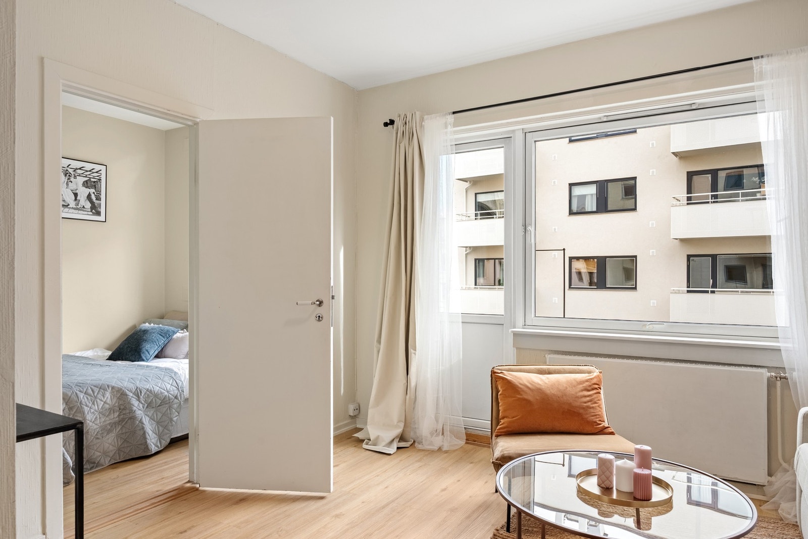 Stue med utgang til balkong Galleribilde