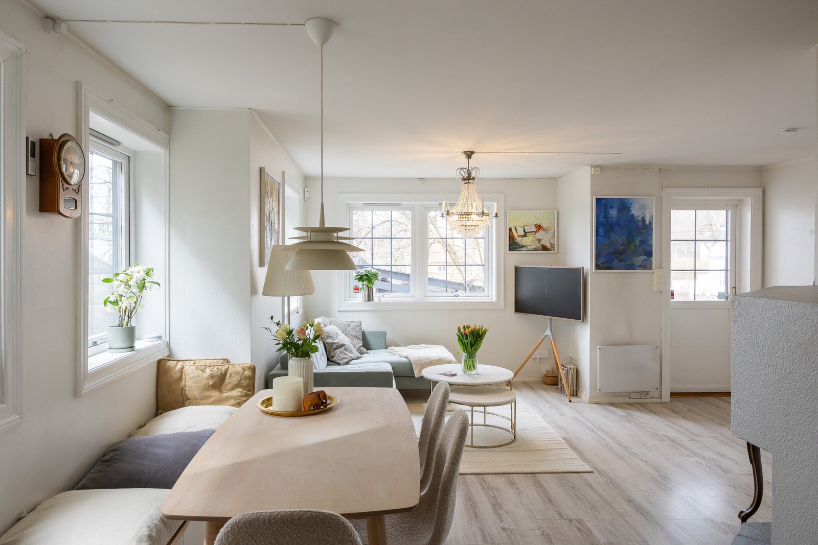 Lys hjørneleilighet i idyllisk villastrøk på Vinderen. Galleribilde