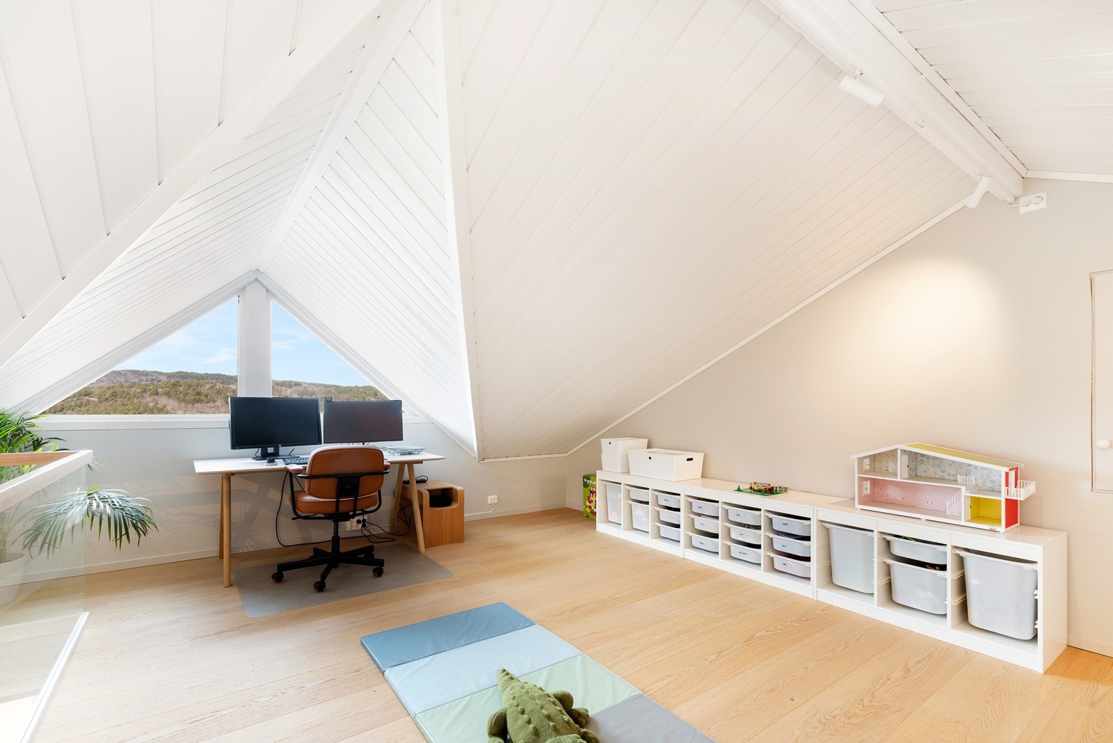 Loftsetasje. Galleribilde