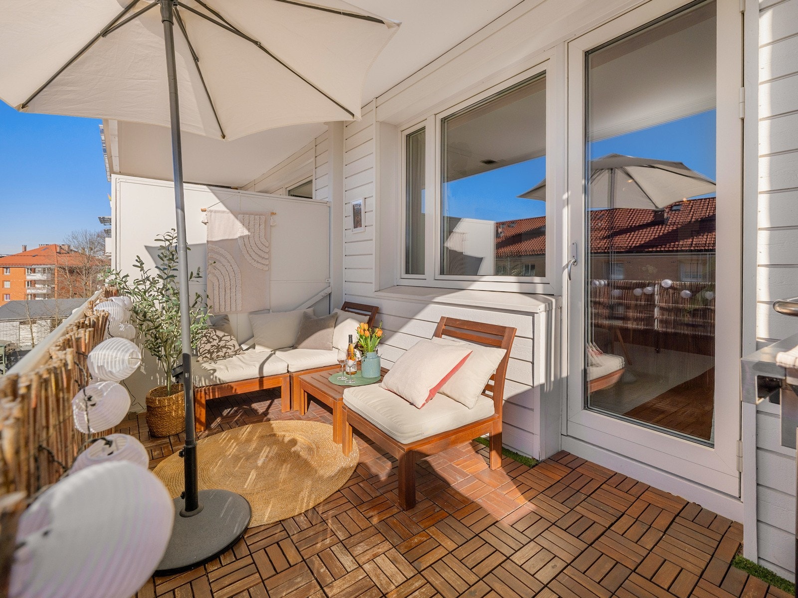 Meget gode solforhold, med ettermiddagssol selv på vinterstid. Galleribilde