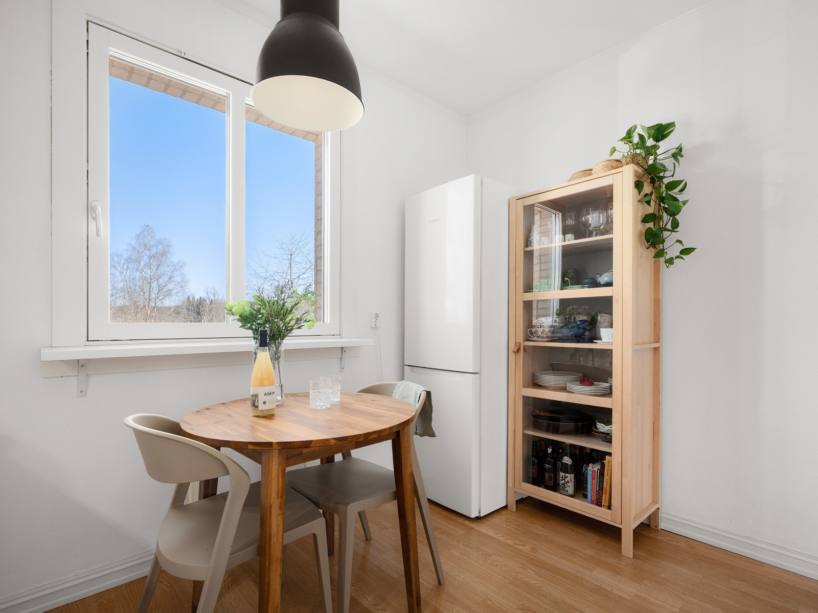 Det er god plass til et hyggelig frokostbord. Galleribilde