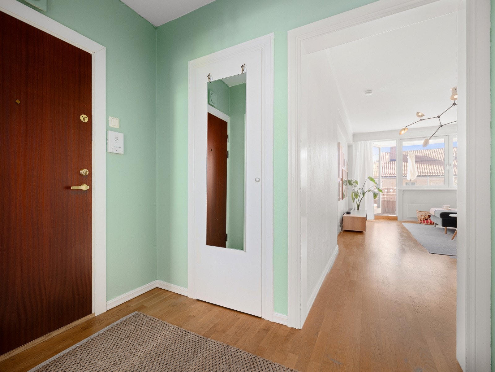 Entré | Innvendig bod. Galleribilde