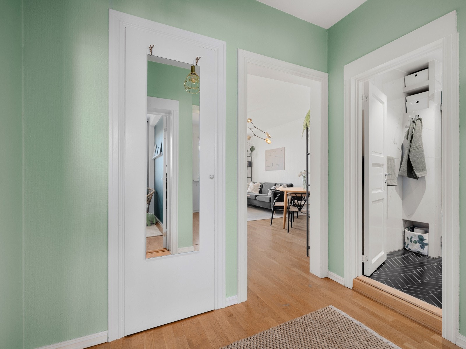 Videre adkomst til baderommet. Galleribilde