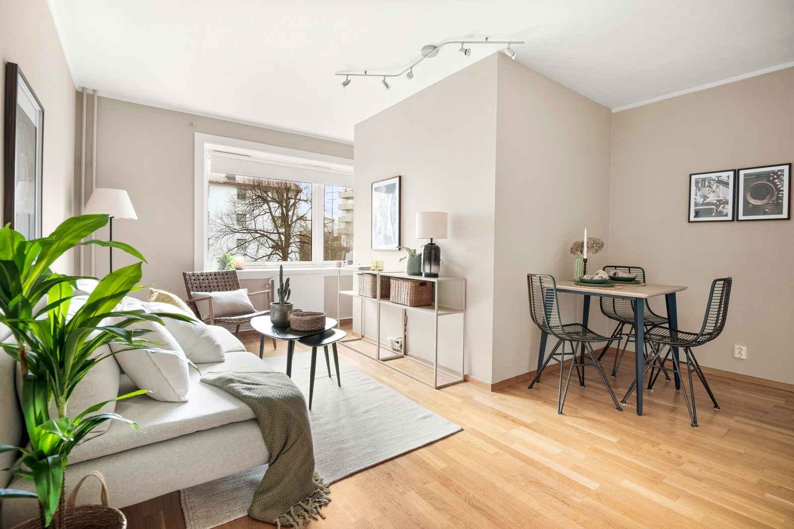 Velkommen til Fururabben 19 - presentert av Elise Riise Johnsen, tlf. 90 11 08 66. Galleribilde