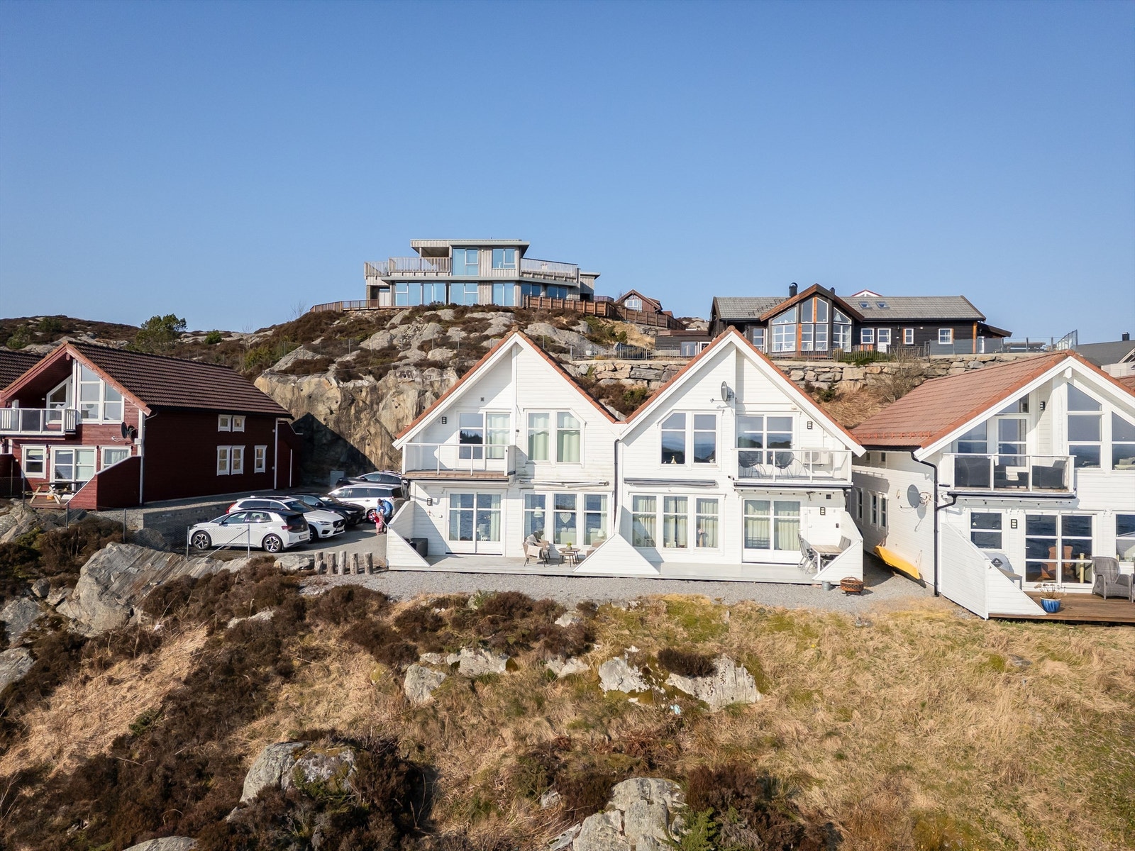 Enkel adkomst med parkering like ved fritidsboligen Galleribilde