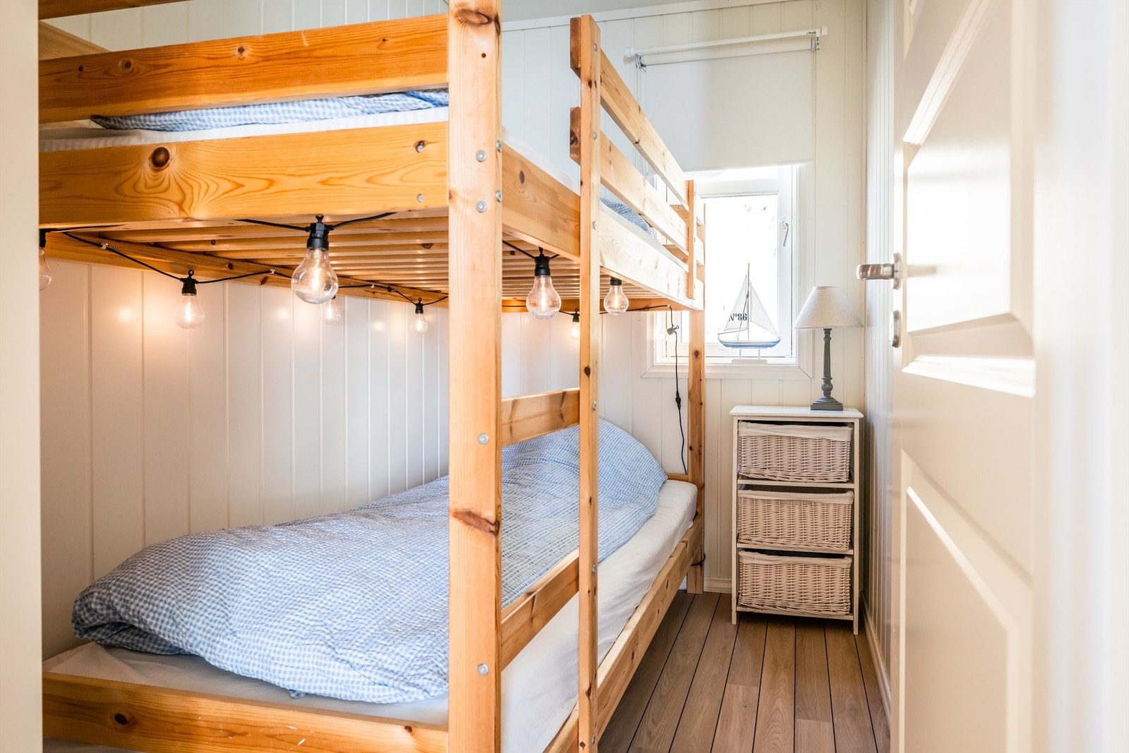 Rikelig med sengeplasser - Soverom nr. 1 med køyeseng Galleribilde