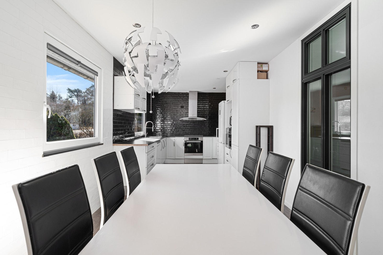 Her er det god plass til spisebord Galleribilde