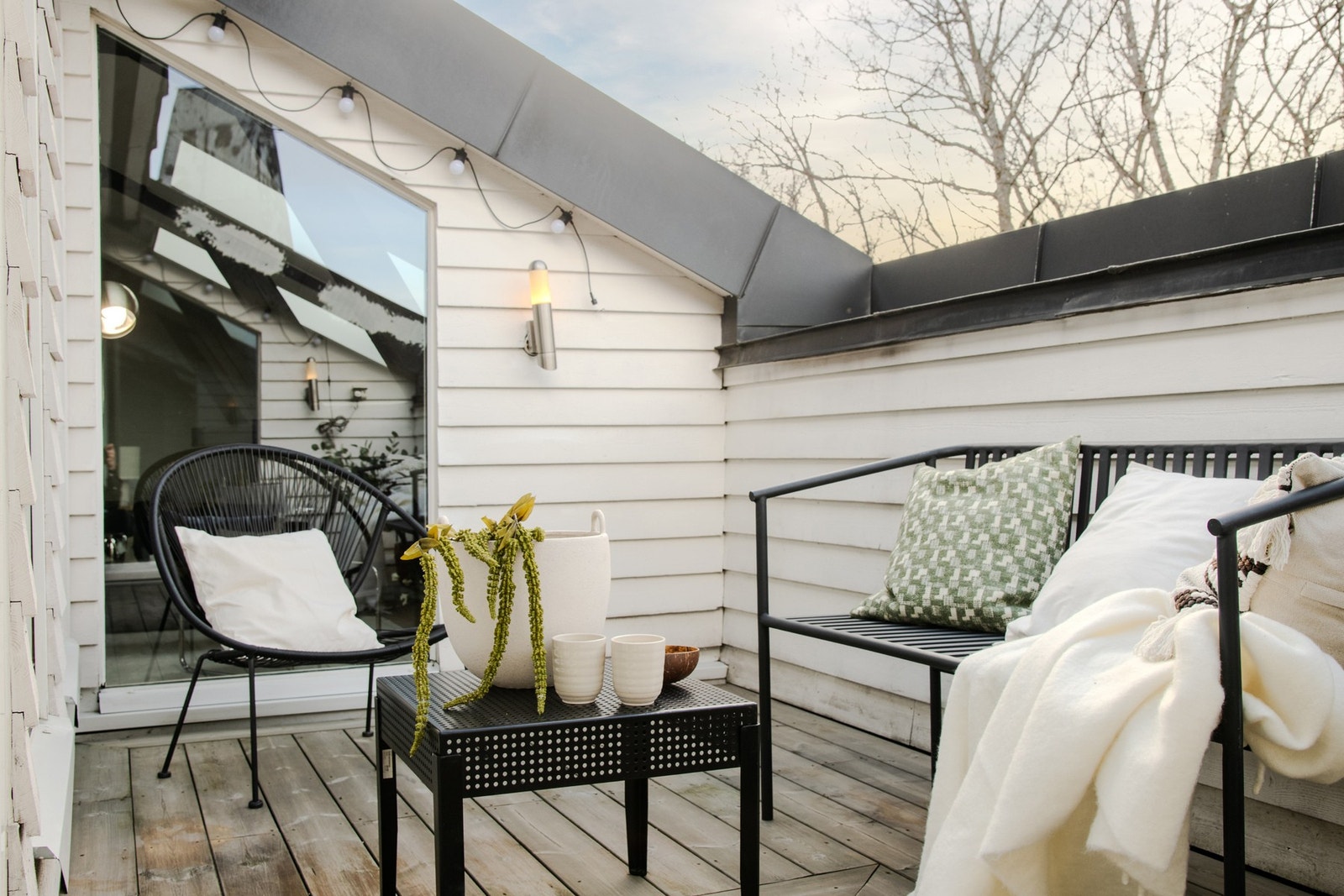 Her er det god plass til både sittegruppe og grill. Galleribilde