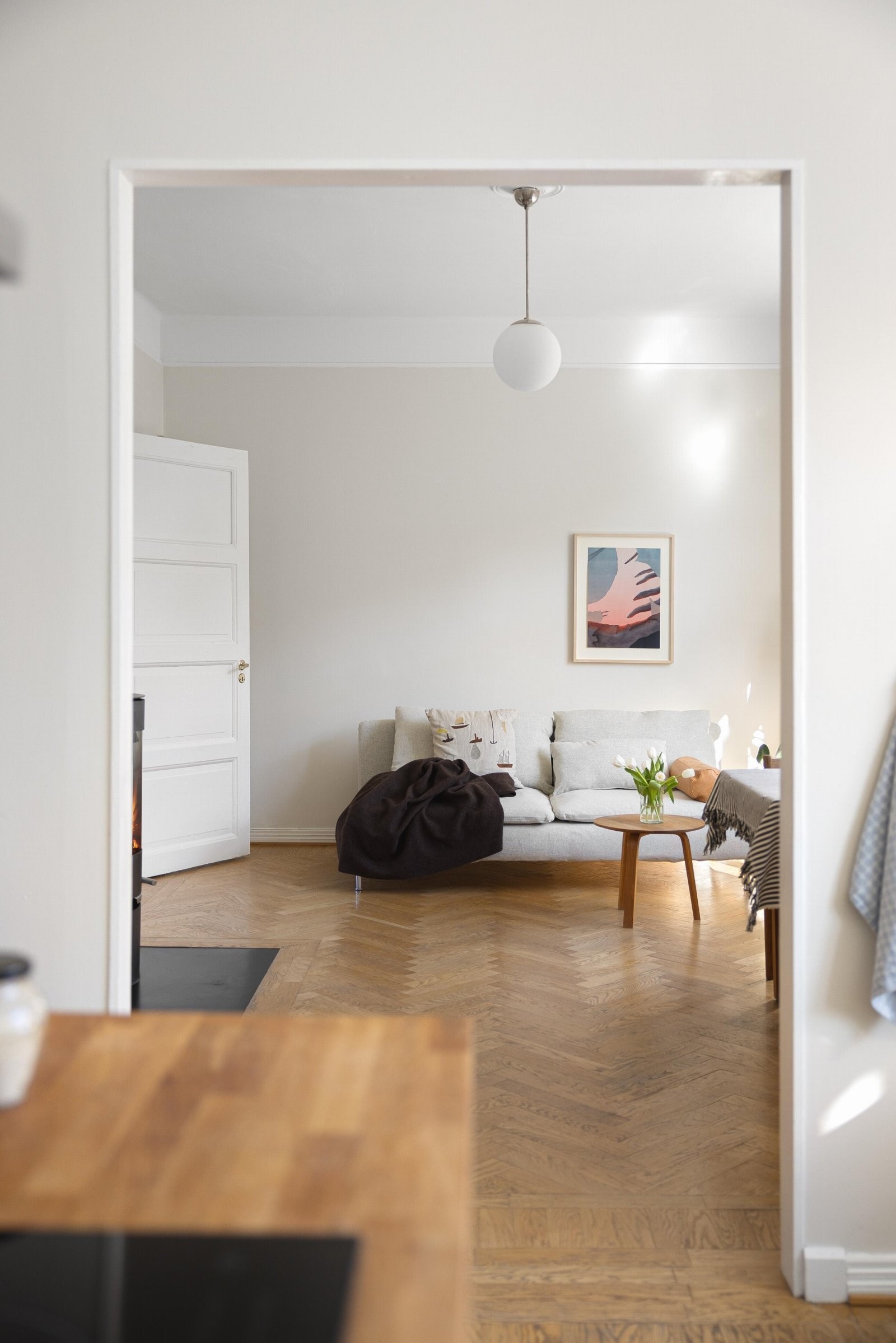 Boligen er lys og gjennomgående, med en fantastisk romfølelse. Leiligheten og borettslaget har en god vedlikeholdshistorikk, detaljert historikk i salgsoppgaven. Galleribilde