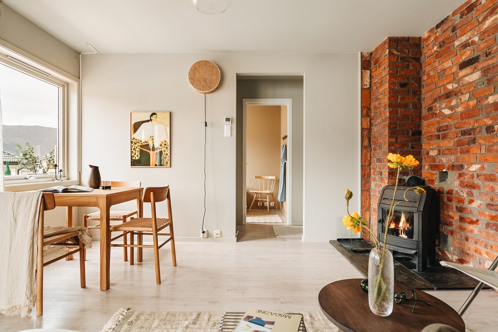 Ellers er murveggen i stuen en vakker detalj og et fint element i den fremtidige stylingen. Galleribilde