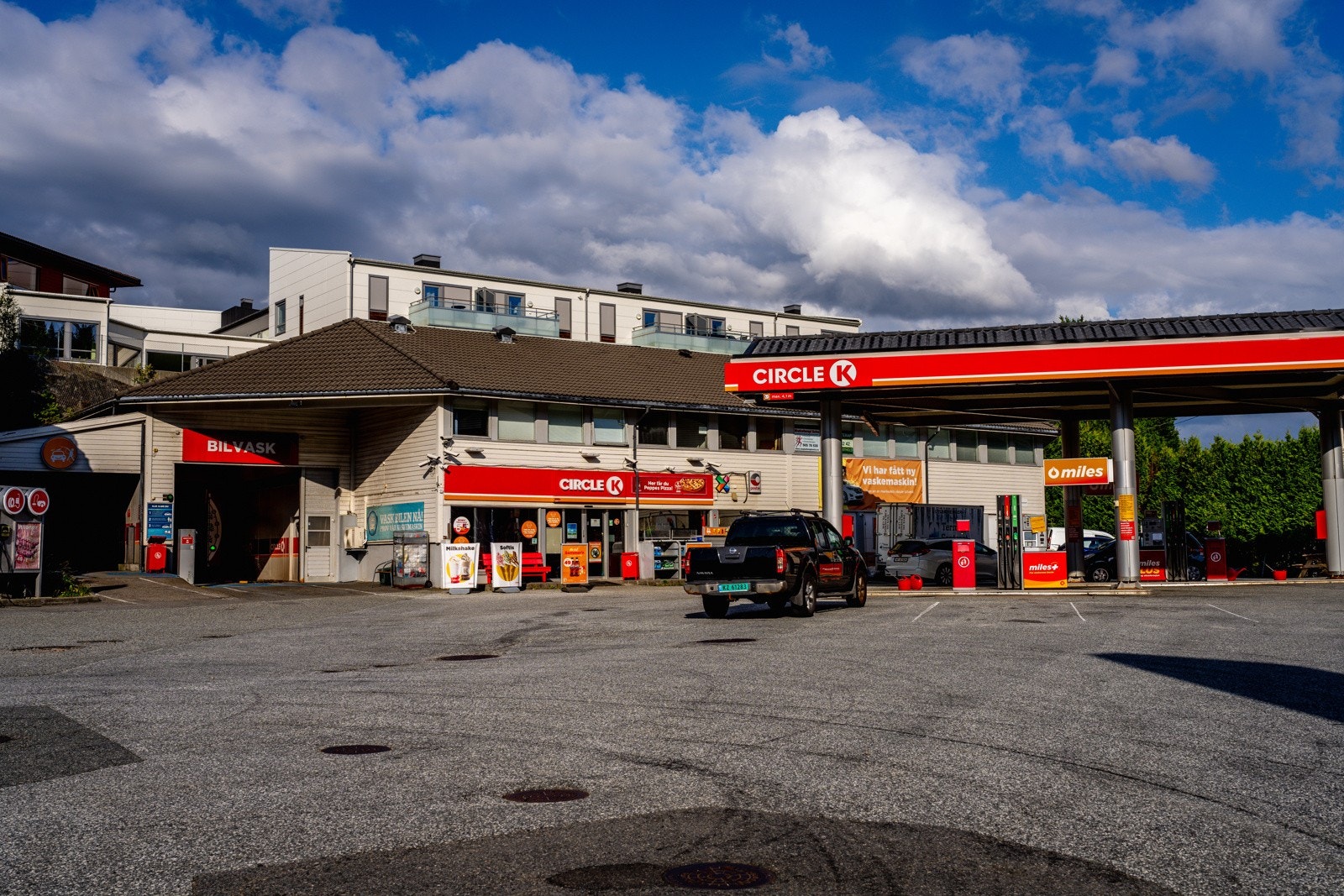 Ellers flere servicefasiliteter i Sund sentrum. Galleribilde
