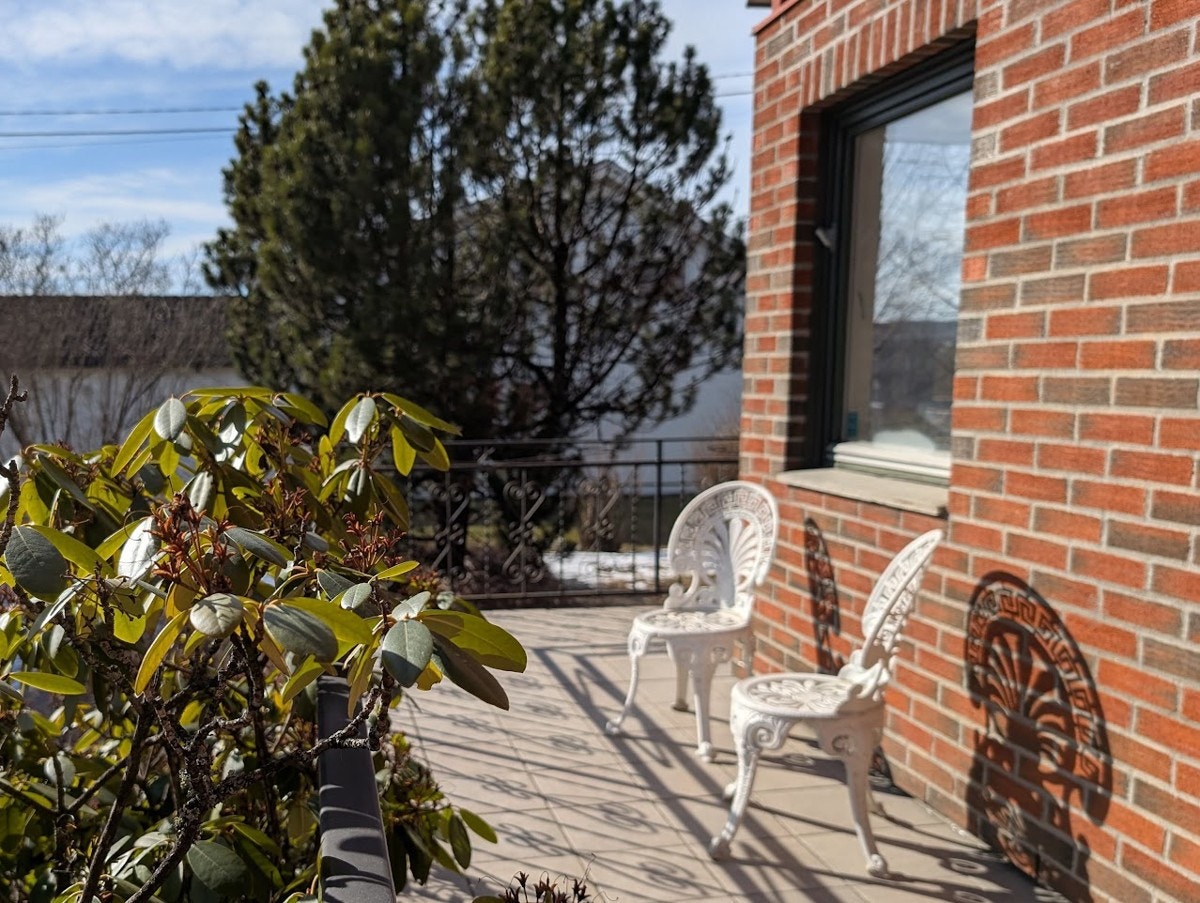 Terrasse ved inngangsparti. Galleribilde