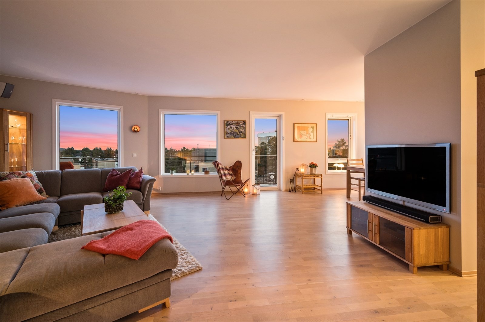 Stuen er leilighetens sosiale allrom. Galleribilde