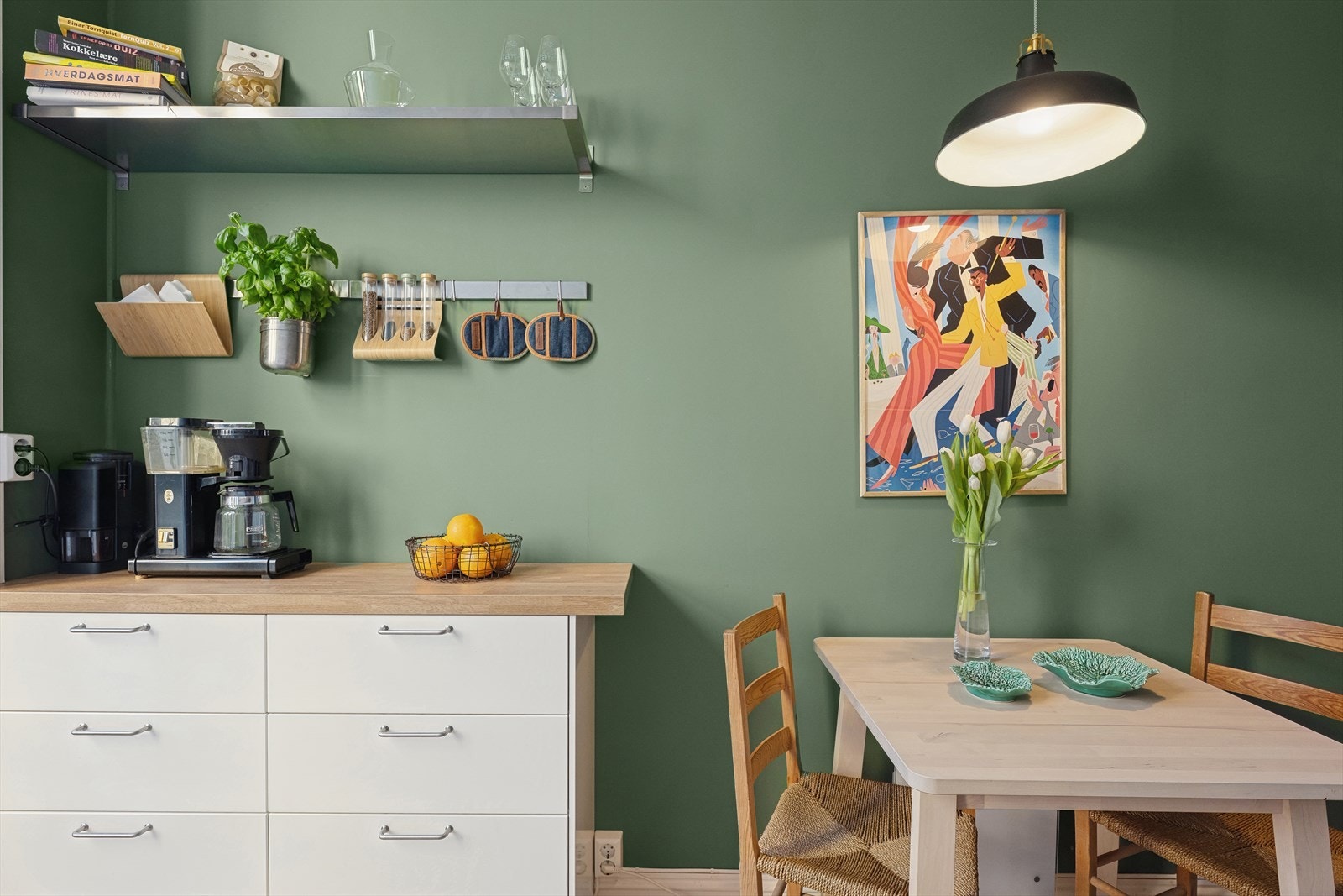 Her er det plass til en trivelig frokostgruppe. Galleribilde