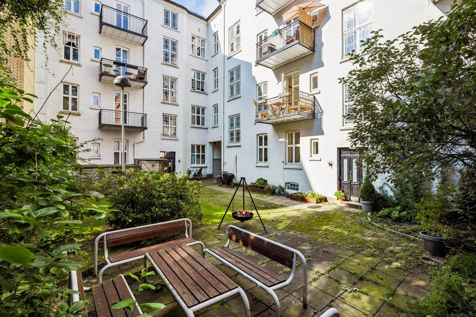 Her har du anledning til å bo tilbaketrukket, med umiddelbar nærhet til det meste du trenger i hverdagen. Galleribilde