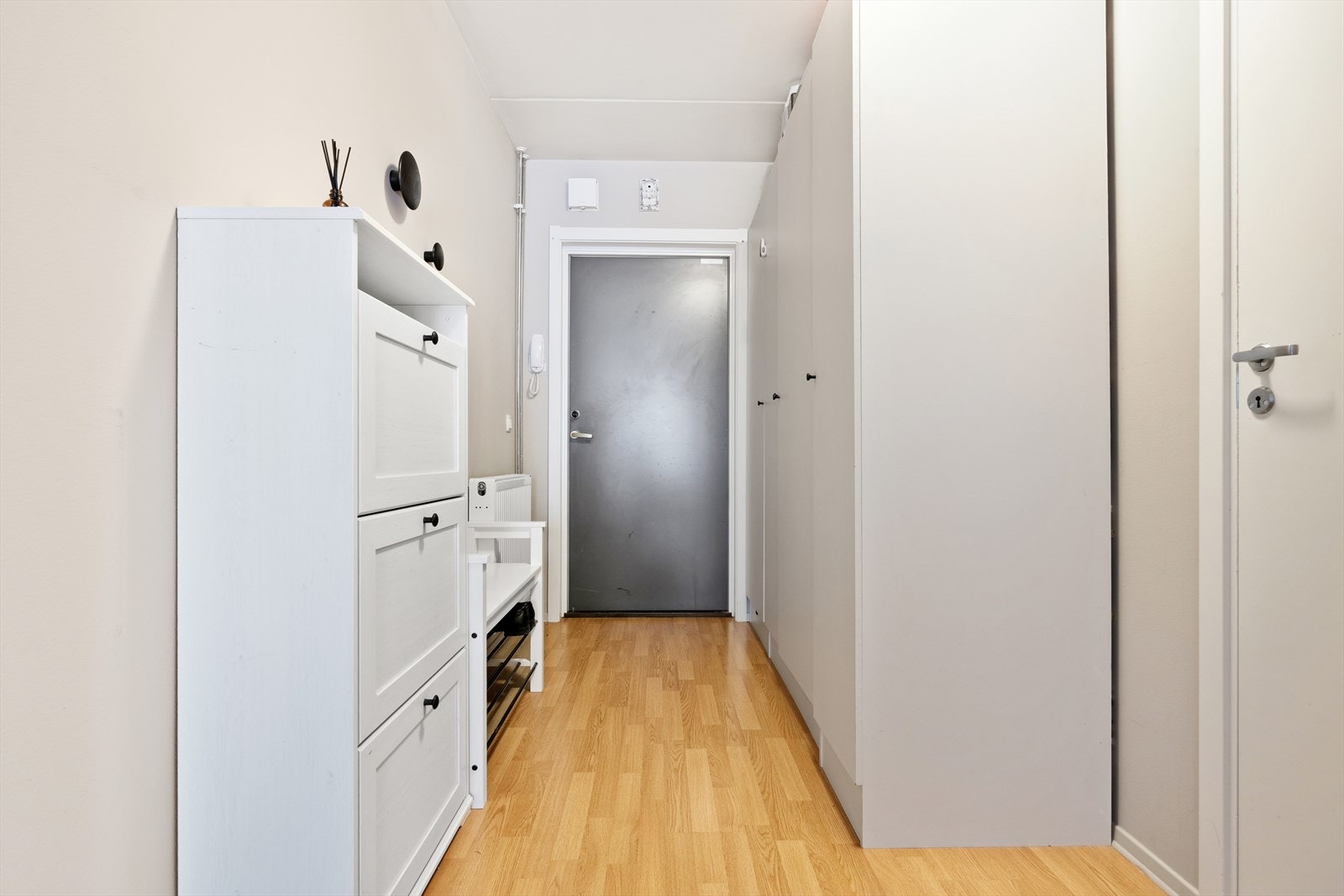 Her er det godt å komme hjem og hyggelig å ønske gjester velkommen Galleribilde