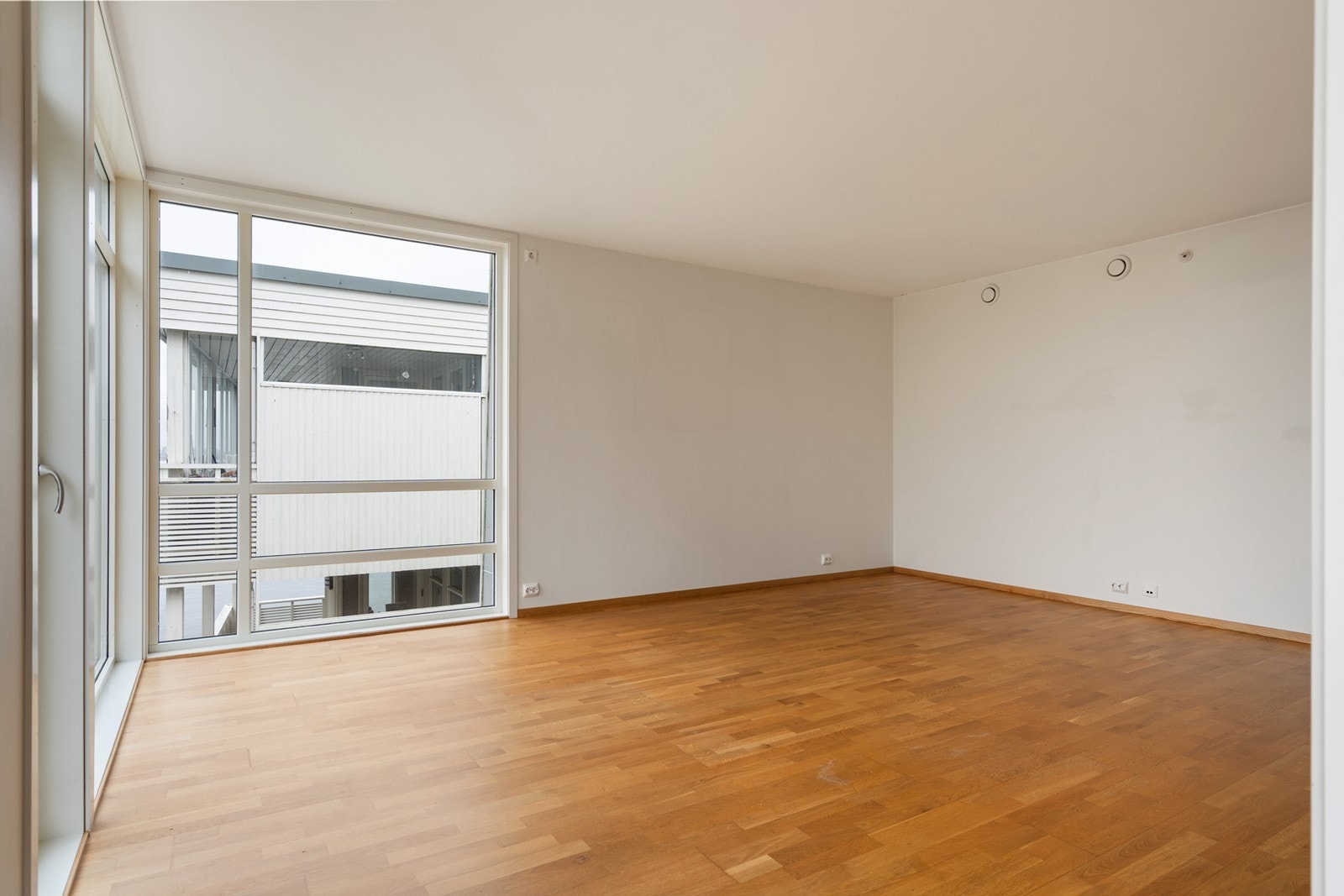 God plass for sofagruppe og spisestue Galleribilde