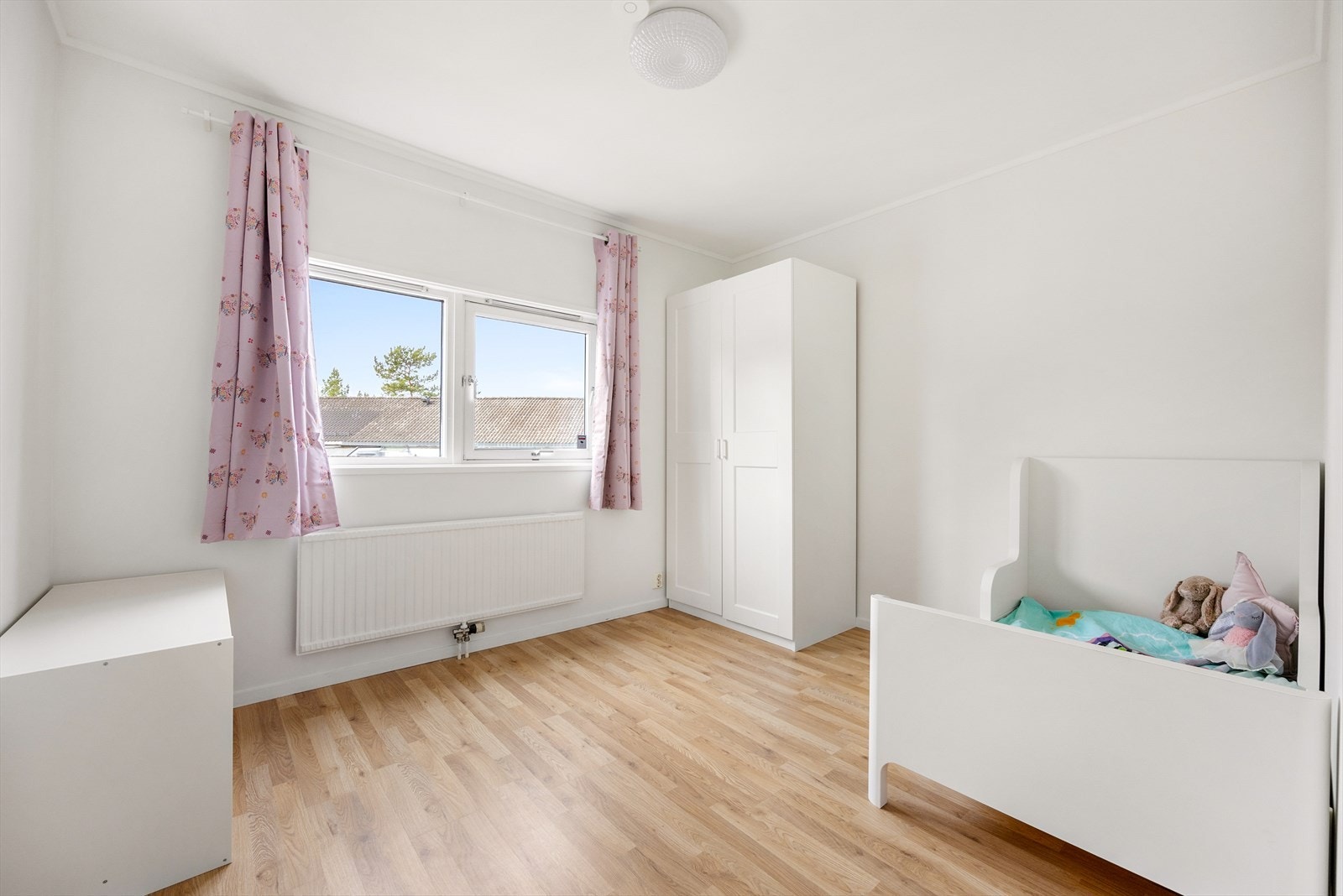 Soverom 3 er også av allsidig størrelse til det du ønsker. I dag brukes rommet som barnerom. Galleribilde