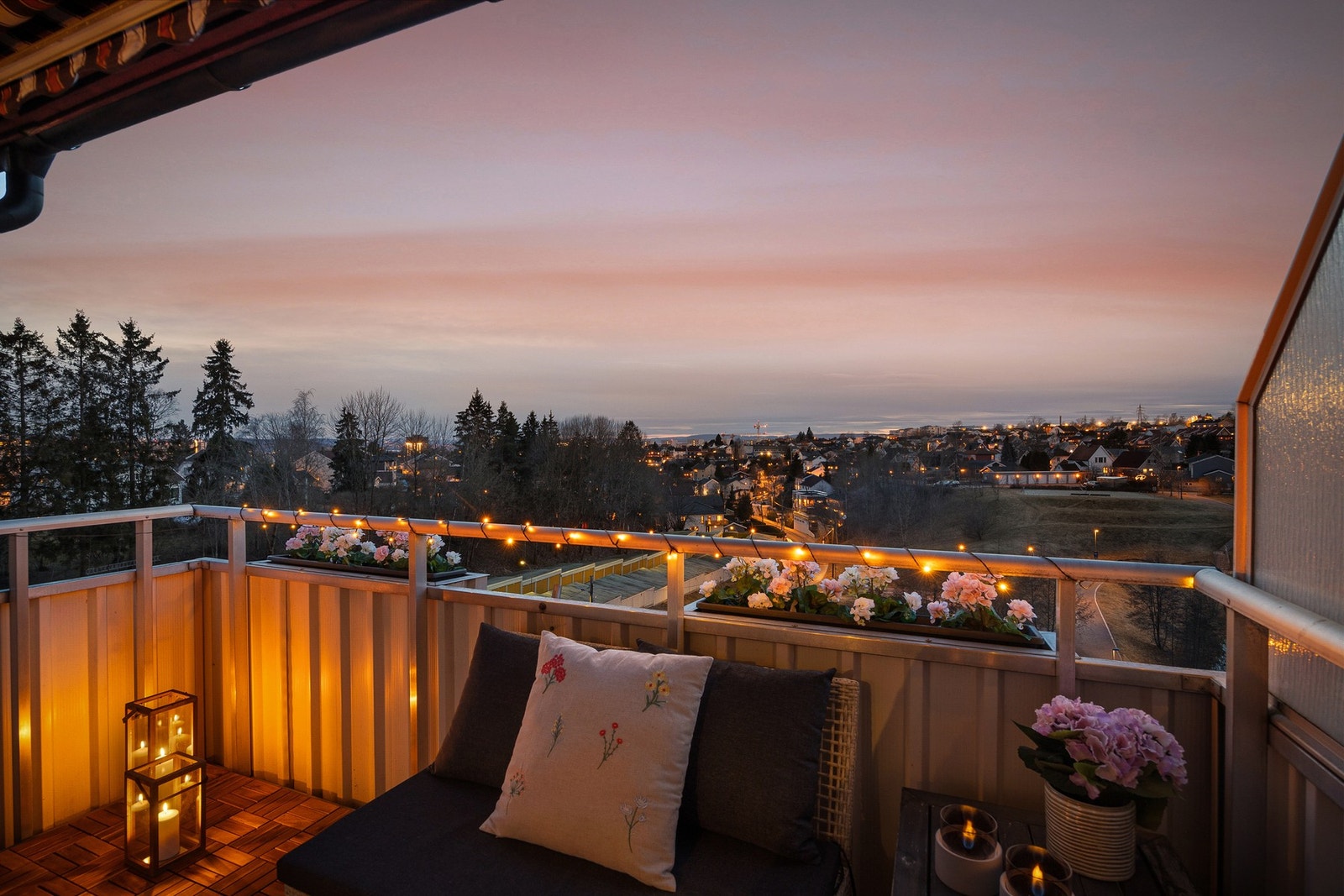 Kveldsbilde fra balkongen. Galleribilde